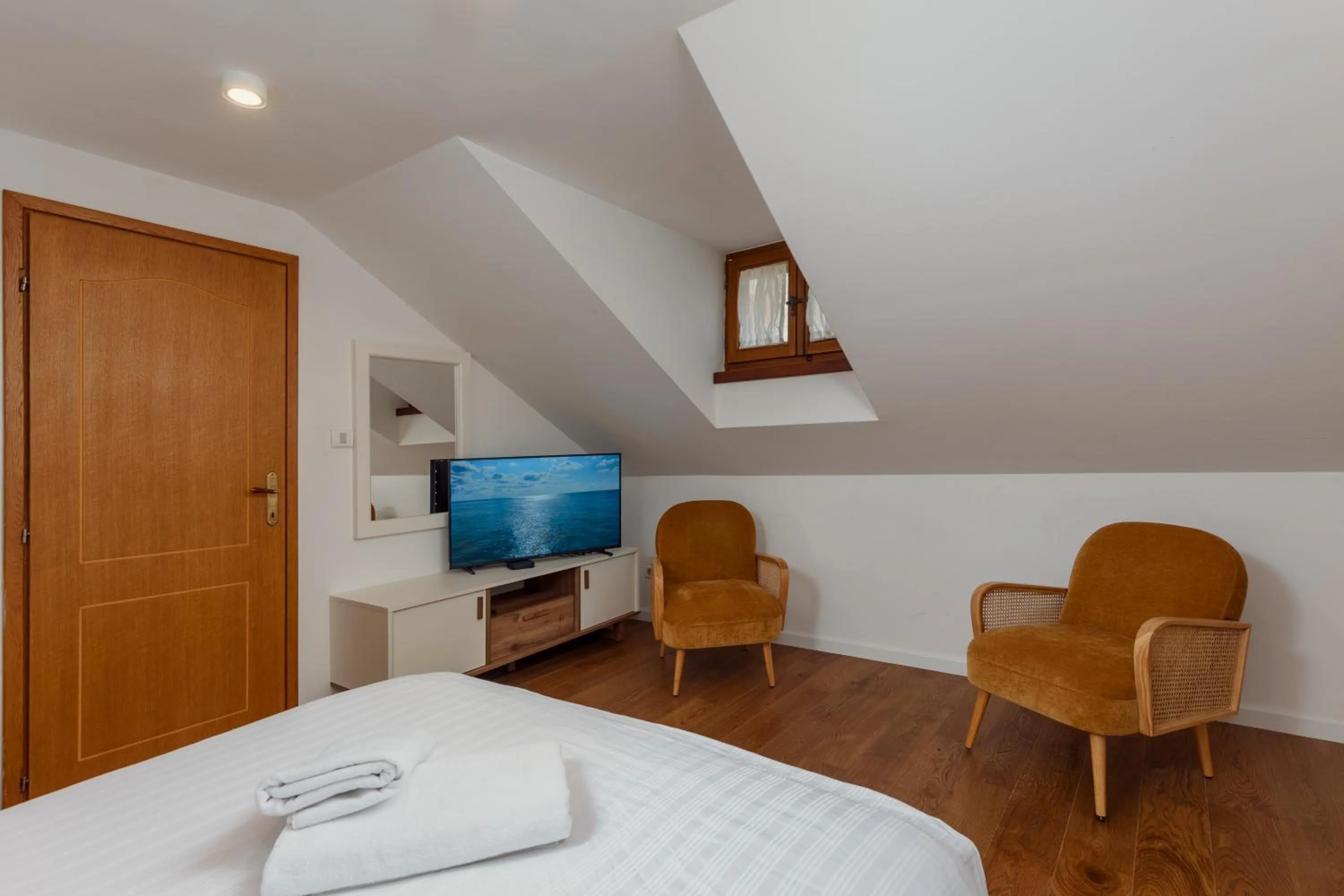 Bed in Conte Hotel & Restaurant