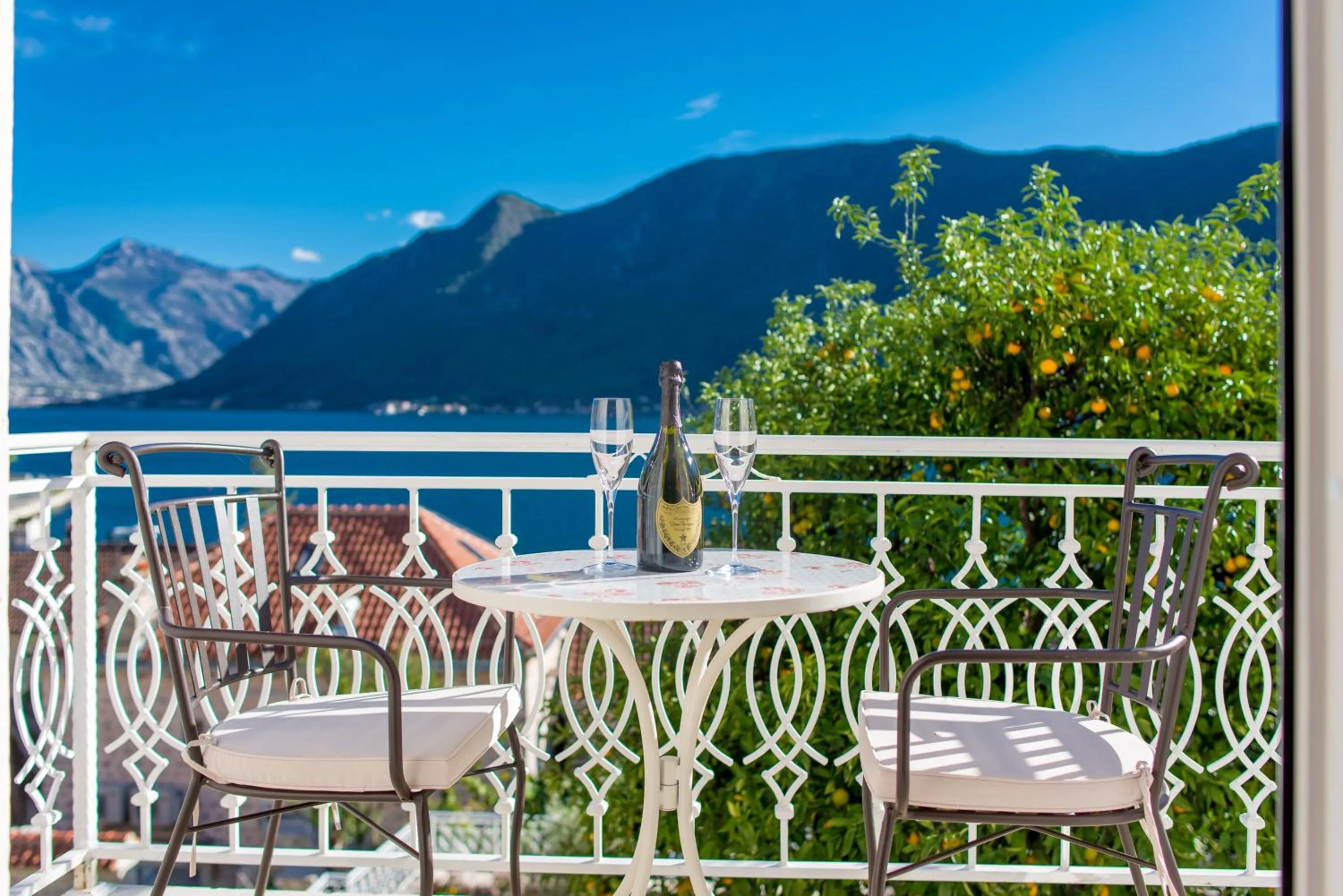 Conte Hotel & Restaurant