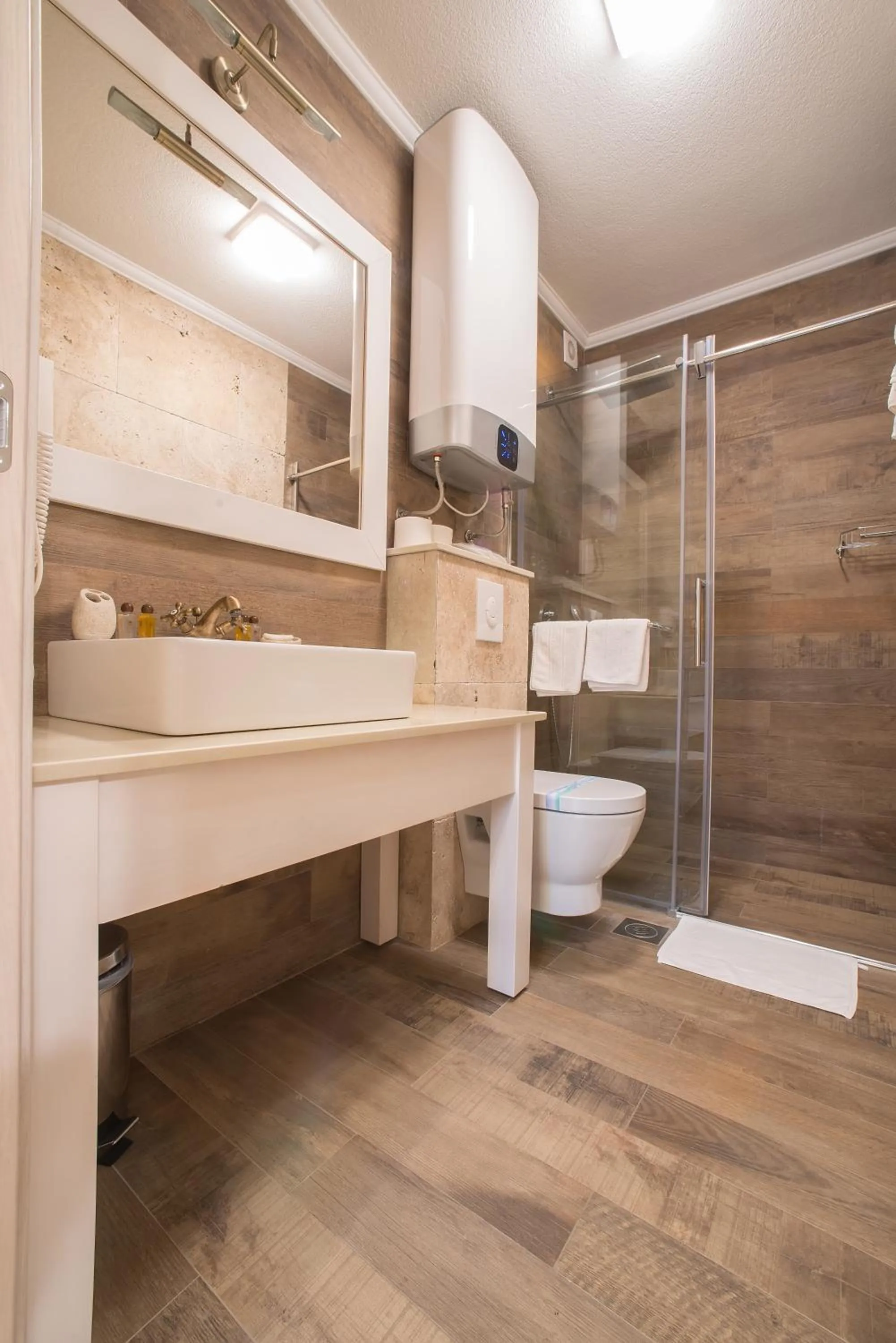 Conte Hotel & Restaurant