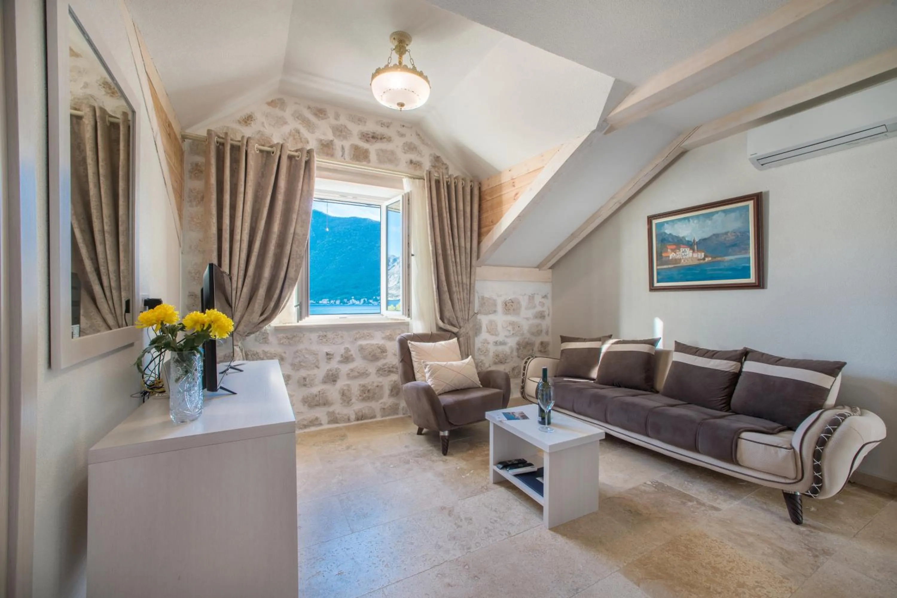 Conte Hotel & Restaurant