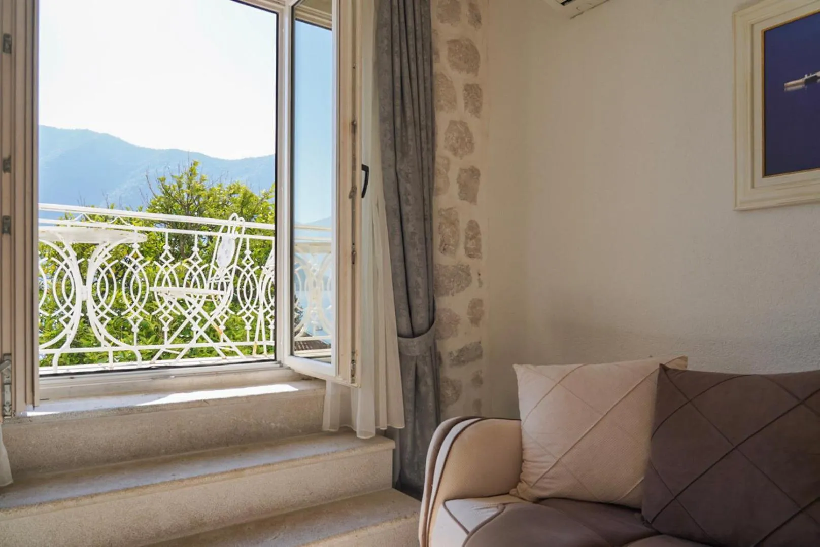 Conte Hotel & Restaurant