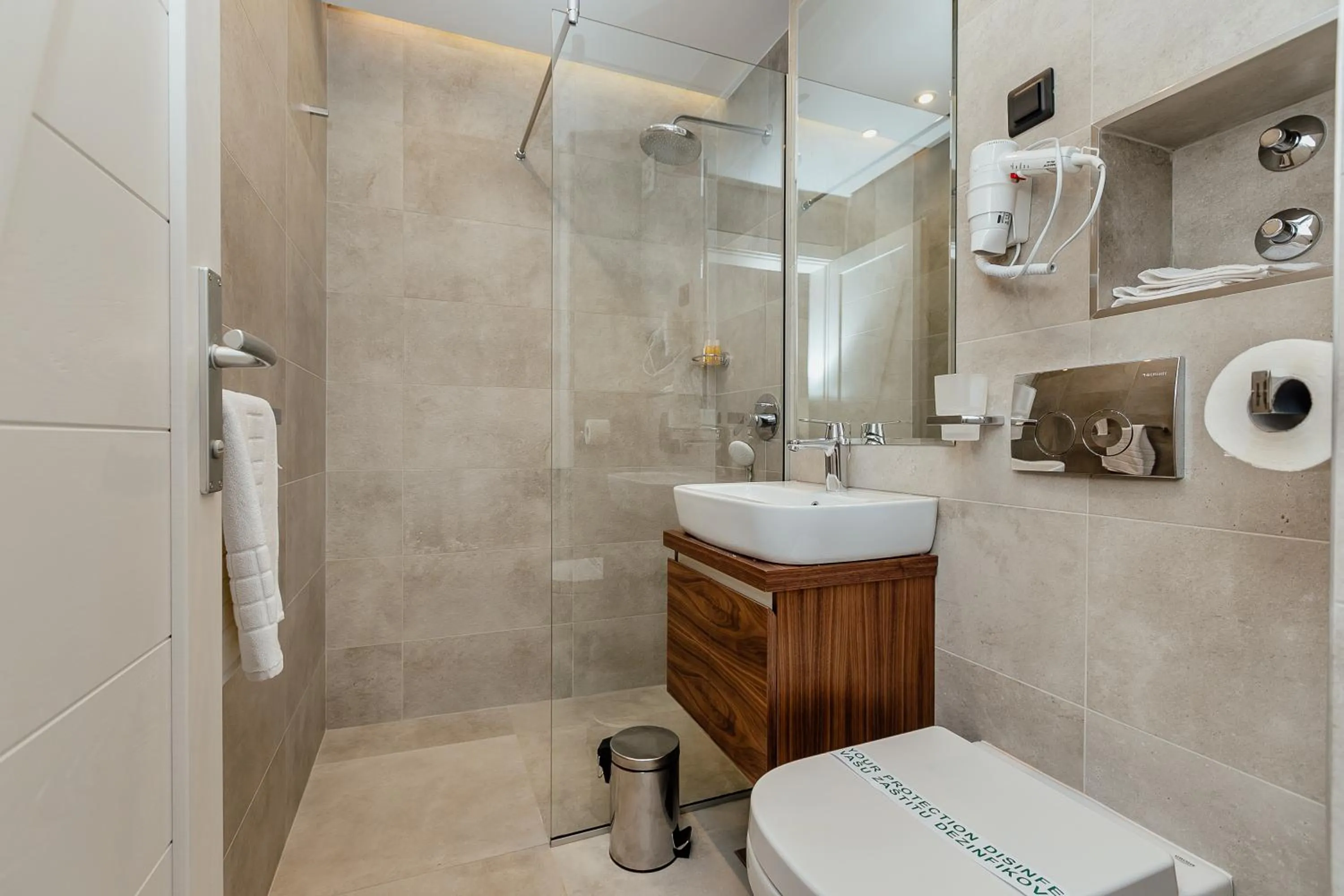 Conte Hotel & Restaurant