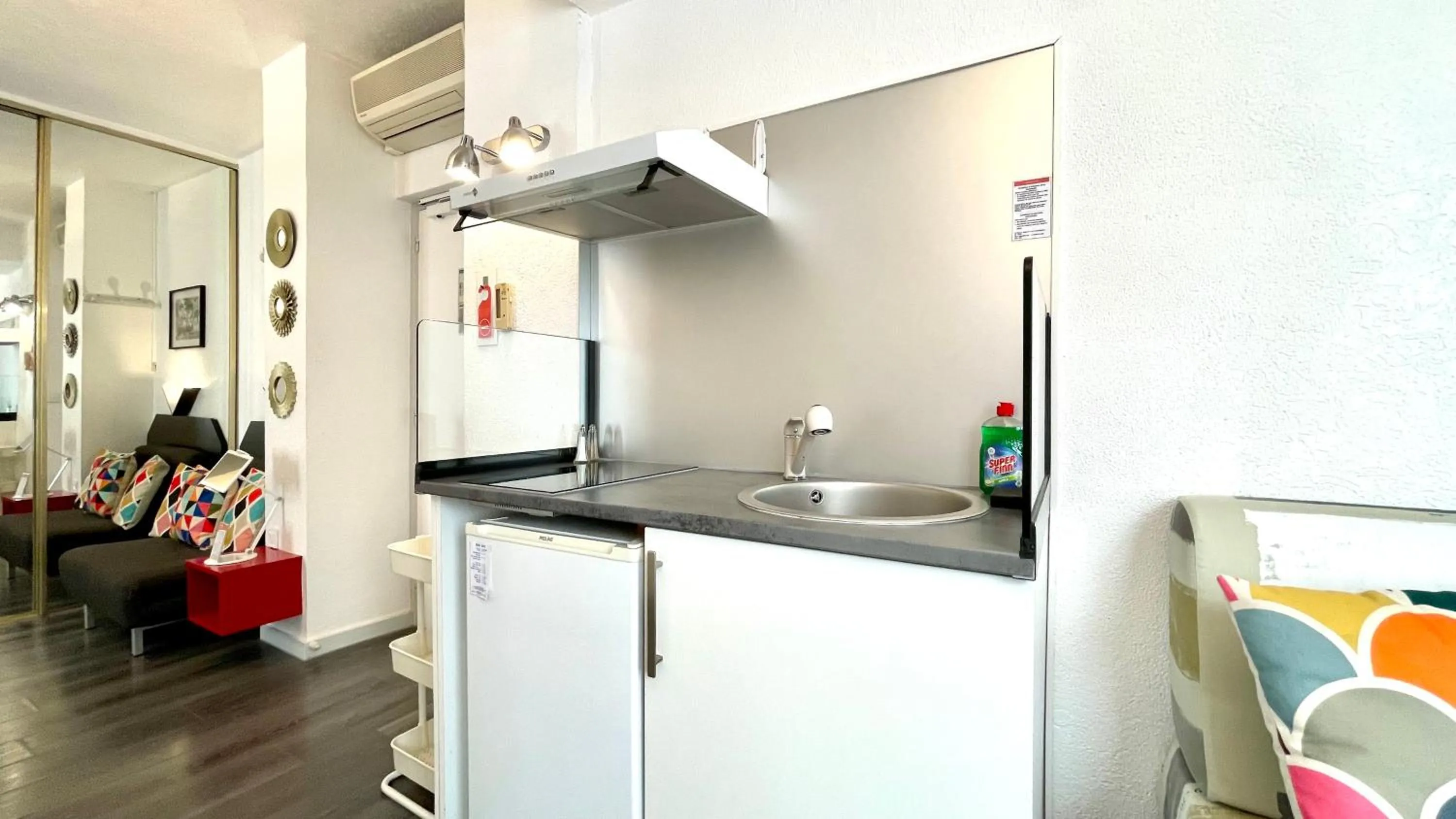 Kitchen or kitchenette in Boulogne Résidence Hotel