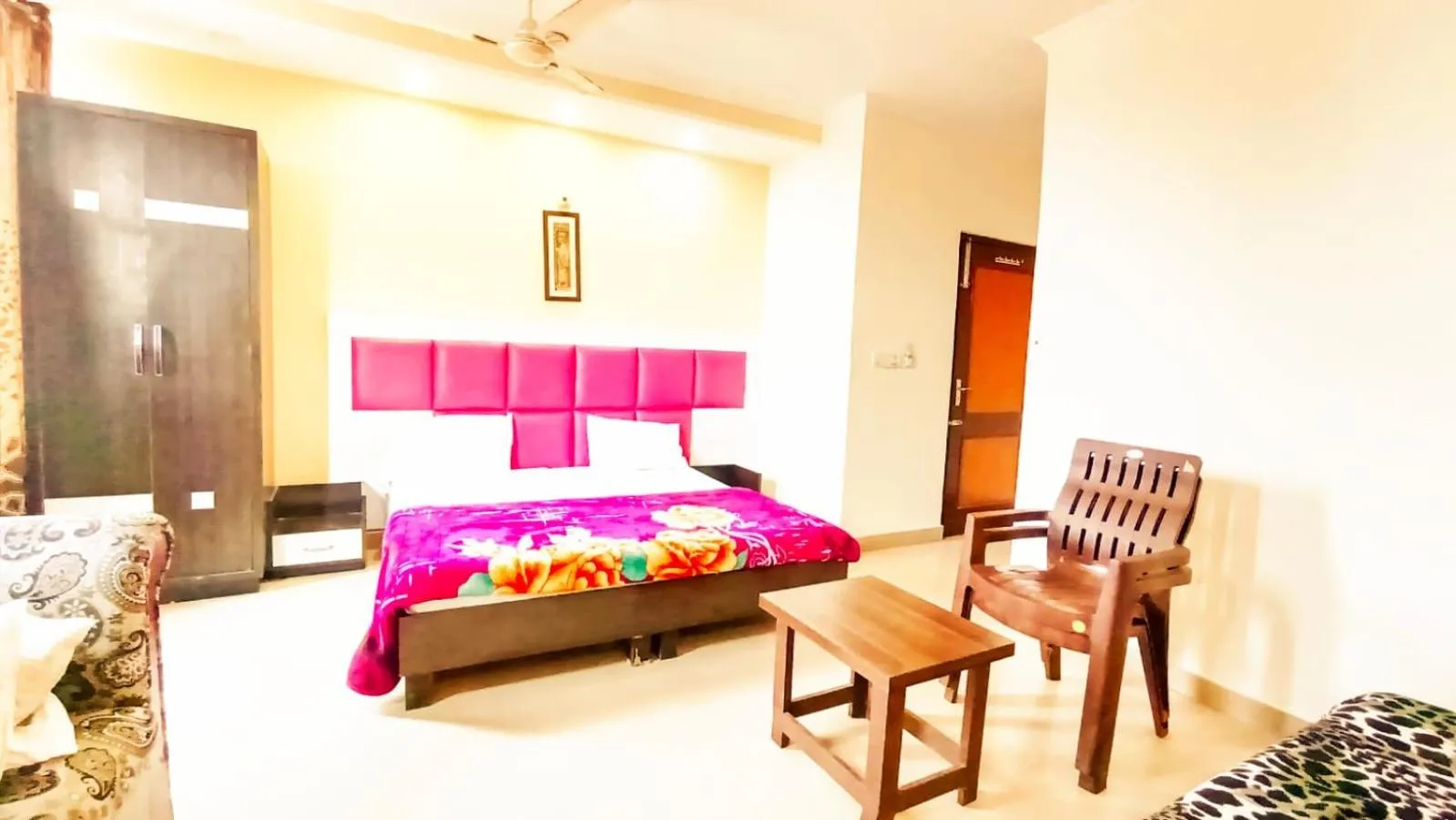 Bedroom, Bed in Hotel Sukhman Residency