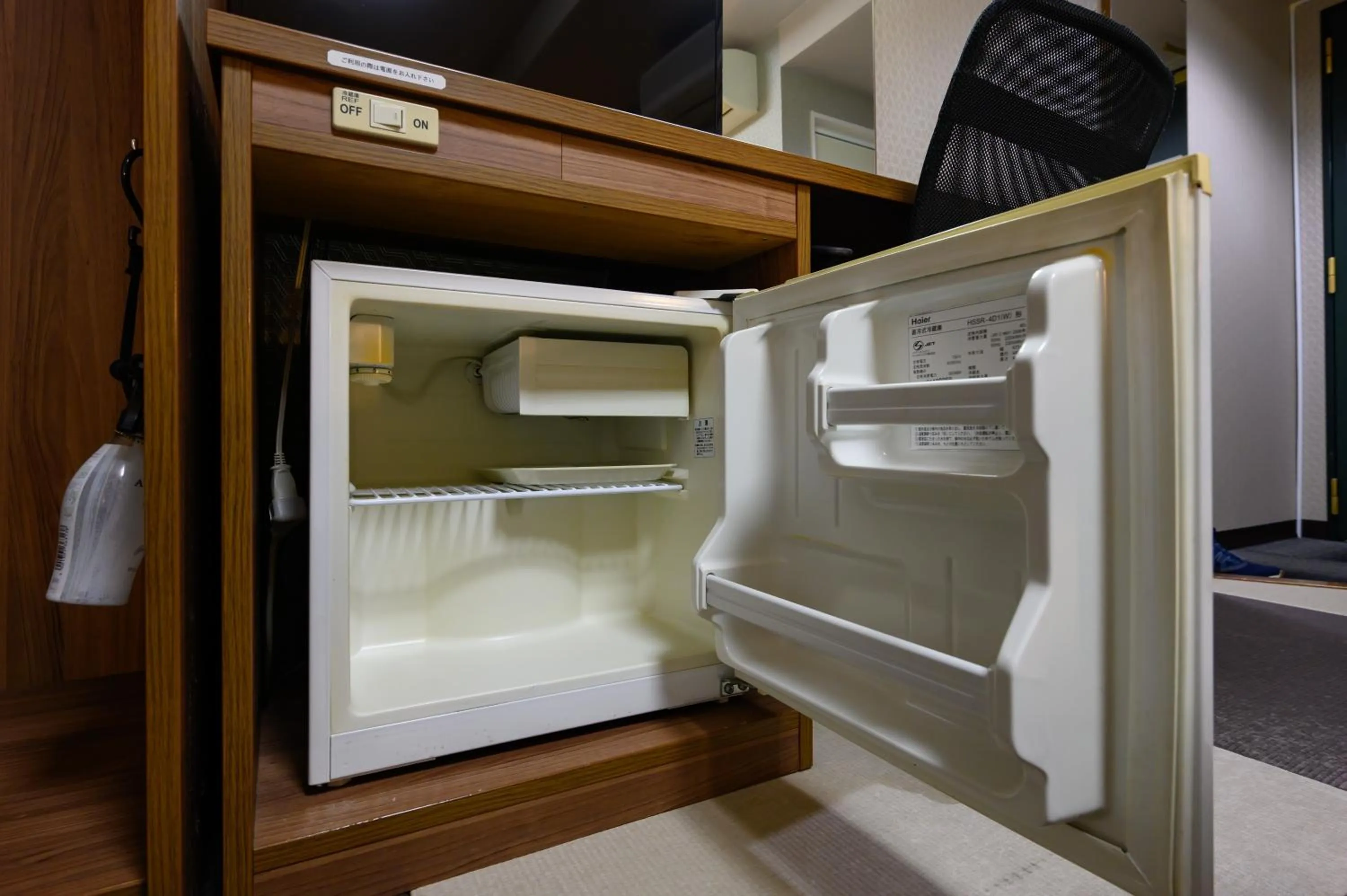 Photo of the whole room, Bed in Hotel Econo Kameyama