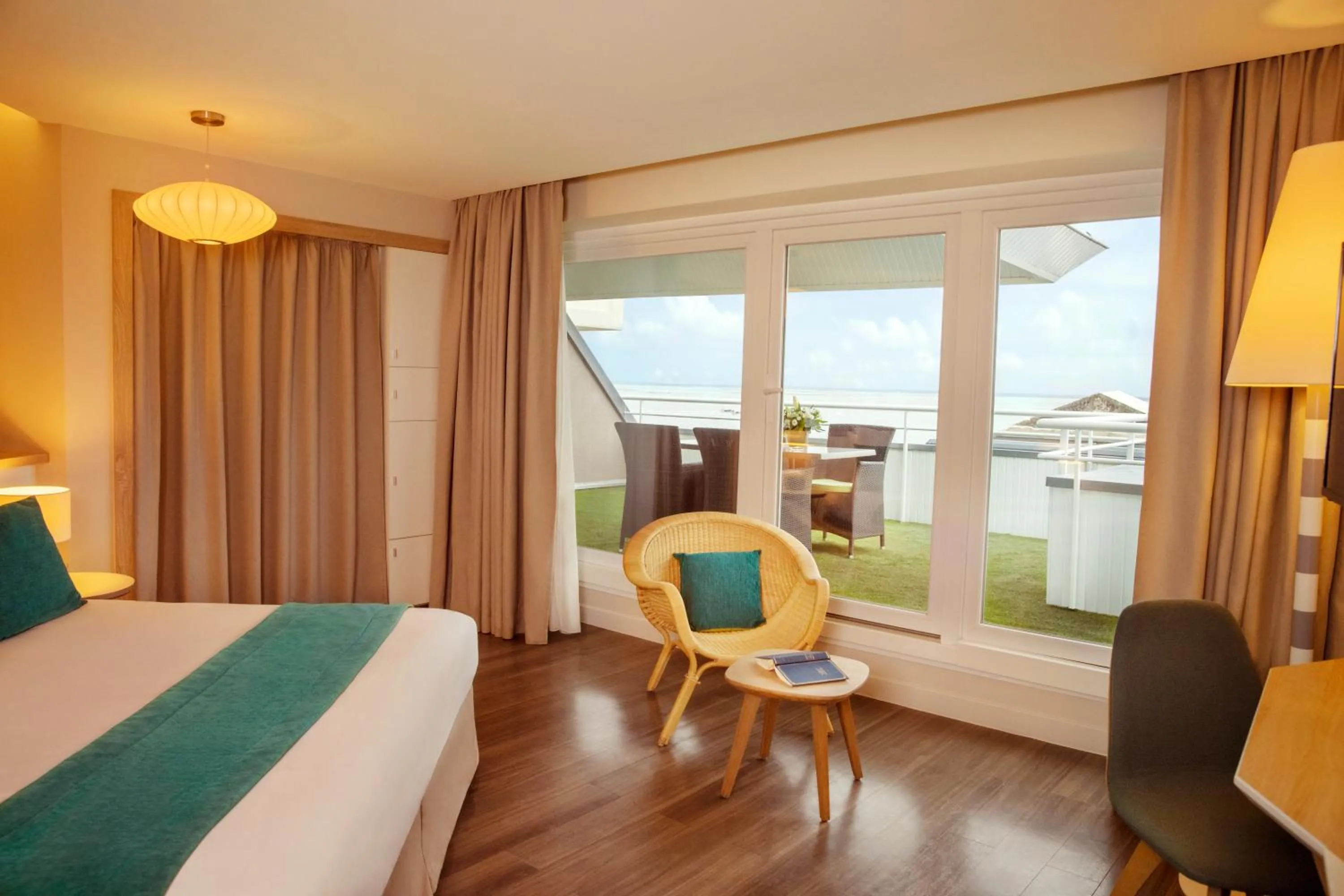 Sea view, Bed in Hôtel Le B d'Arcachon by Inwood Hotels