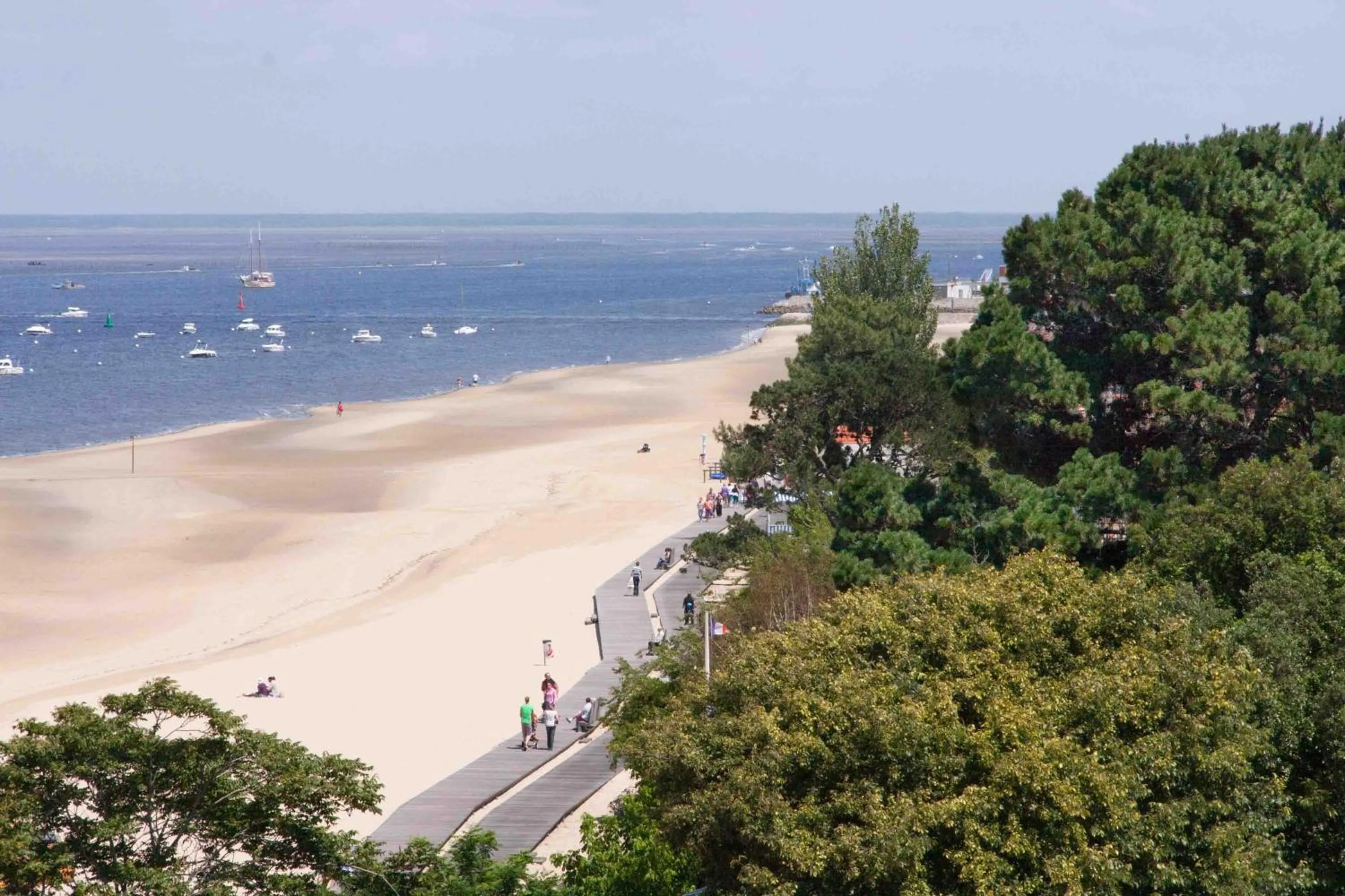 Beach in Hôtel Le B d'Arcachon by Inwood Hotels