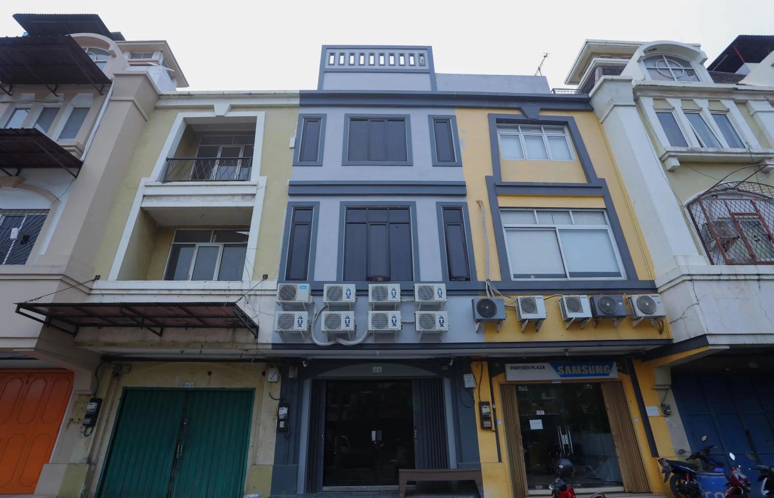 Property building in ratana cengkareng syariah