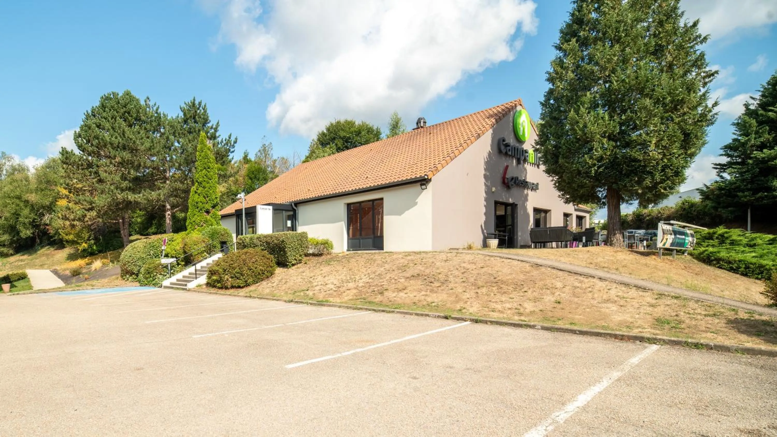 Restaurant/places to eat in Campanile Limoges Nord