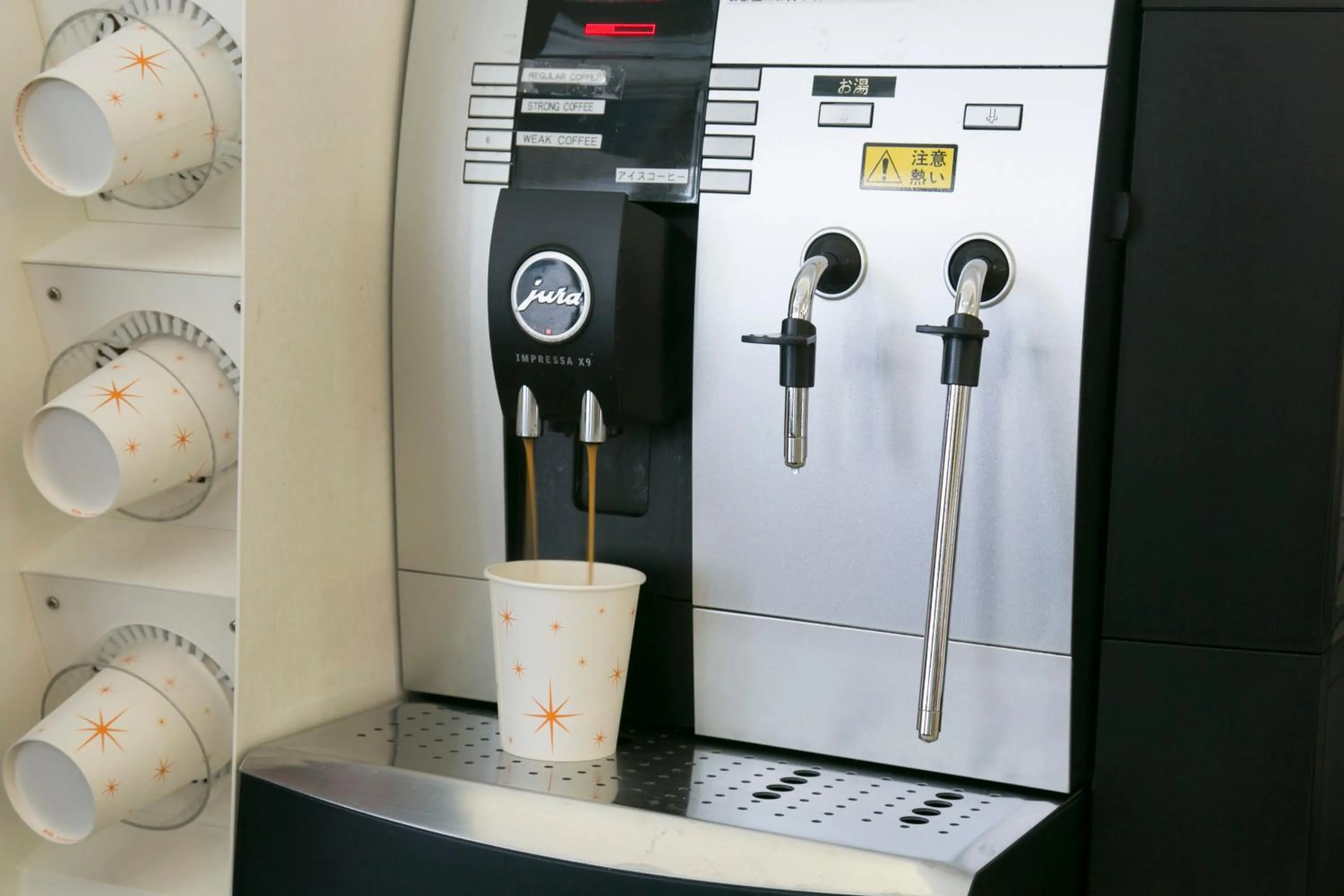 Coffee/tea facilities in Nawa Plaza Hotel