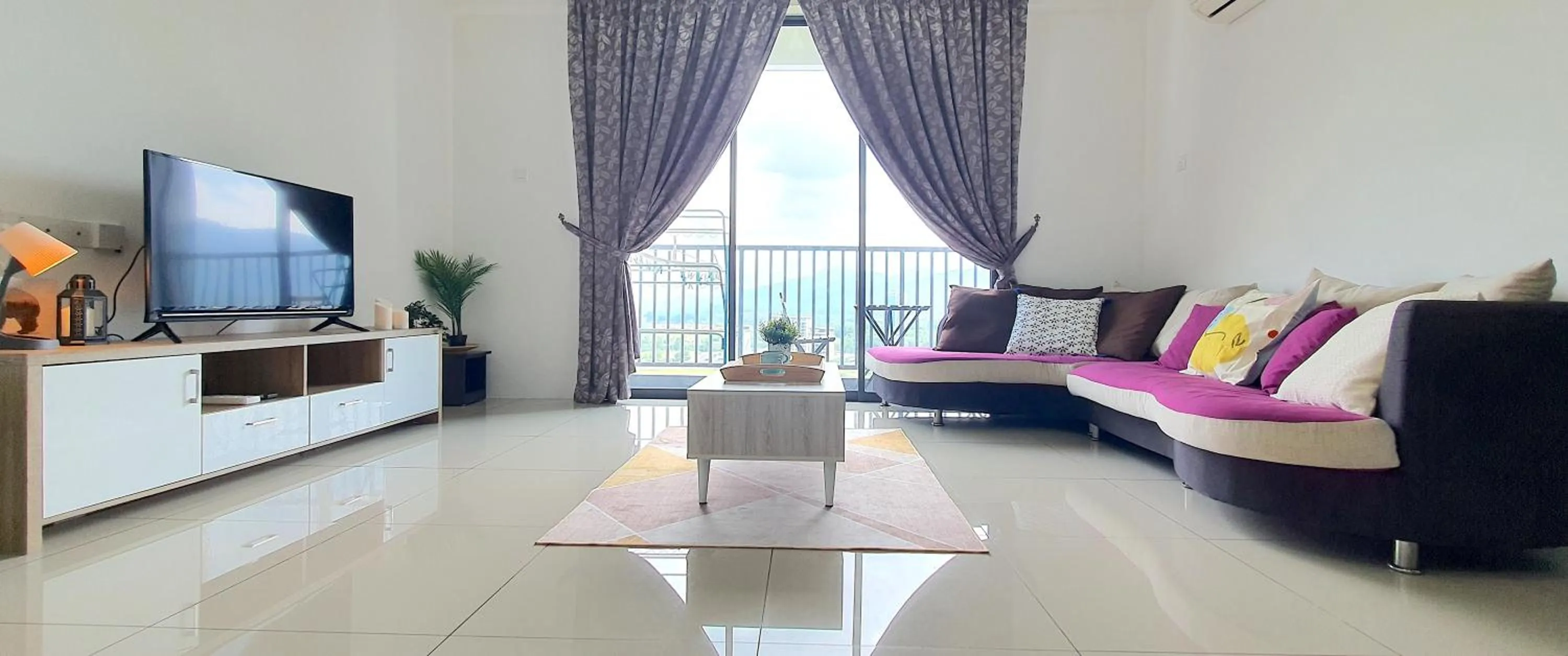 Living room in Ipoh Meru Casa Kayangan by BeeStay