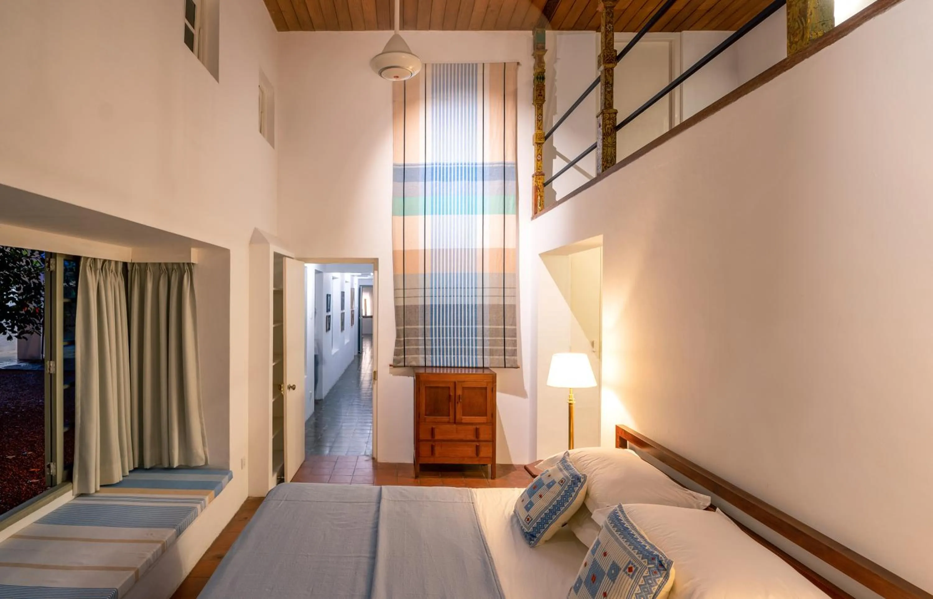 Photo of the whole room, Bed in De Saram House by Geoffrey Bawa