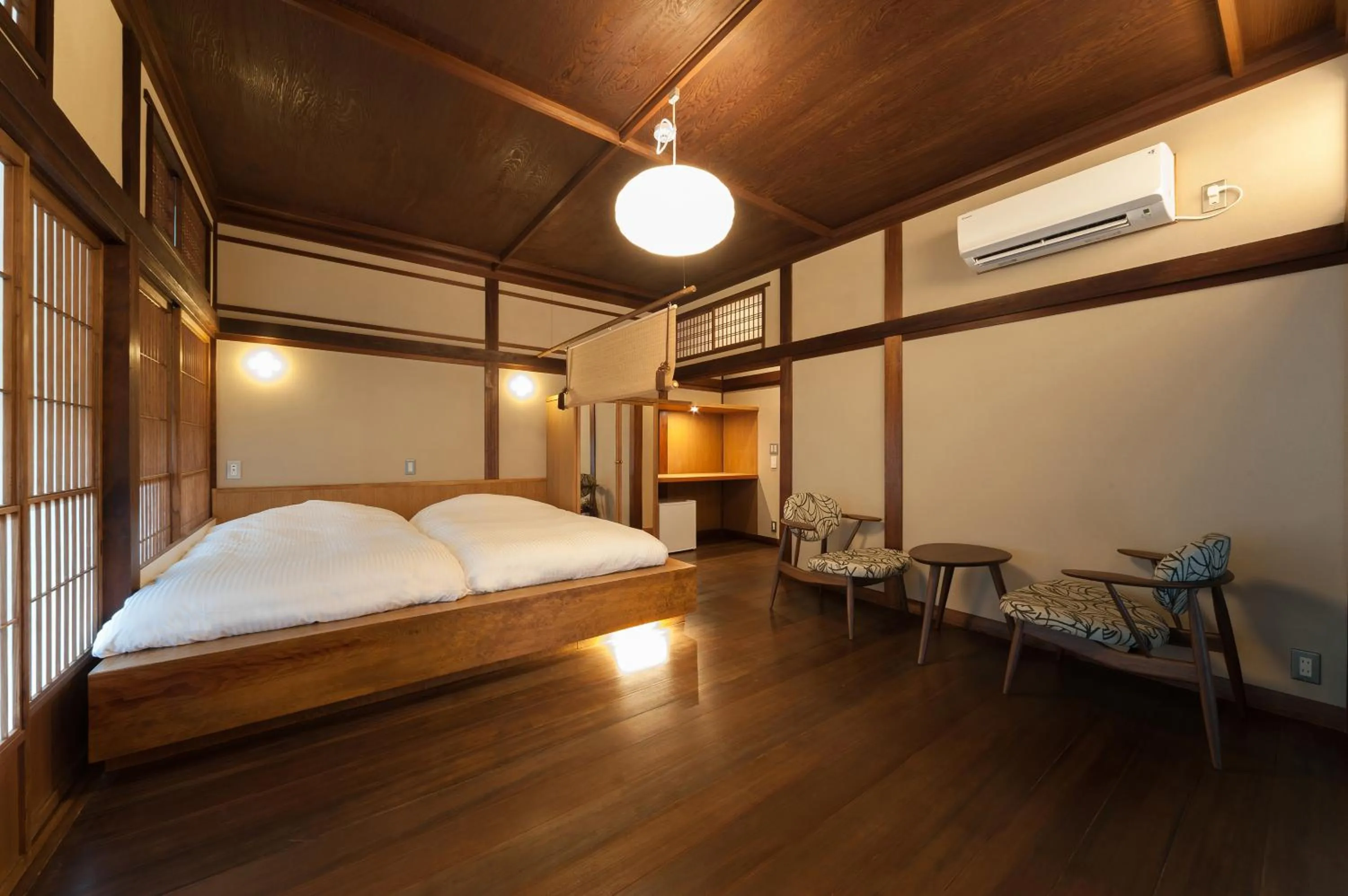 Photo of the whole room, Bed in KANSUIRO ANNEX