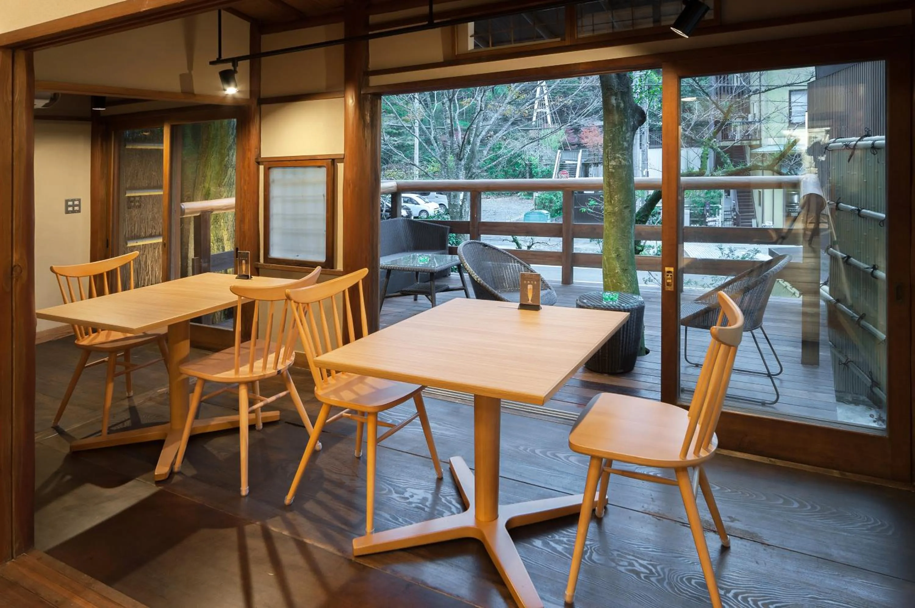 Restaurant/places to eat in KANSUIRO ANNEX