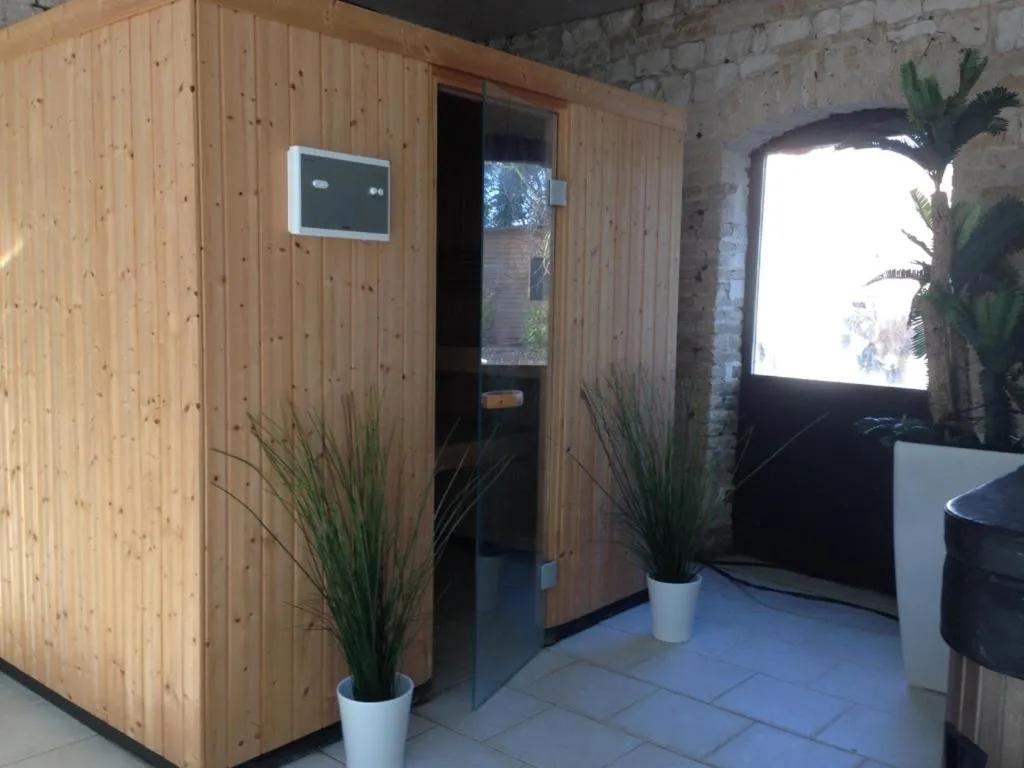 Swimming pool in Le Château de Grèges