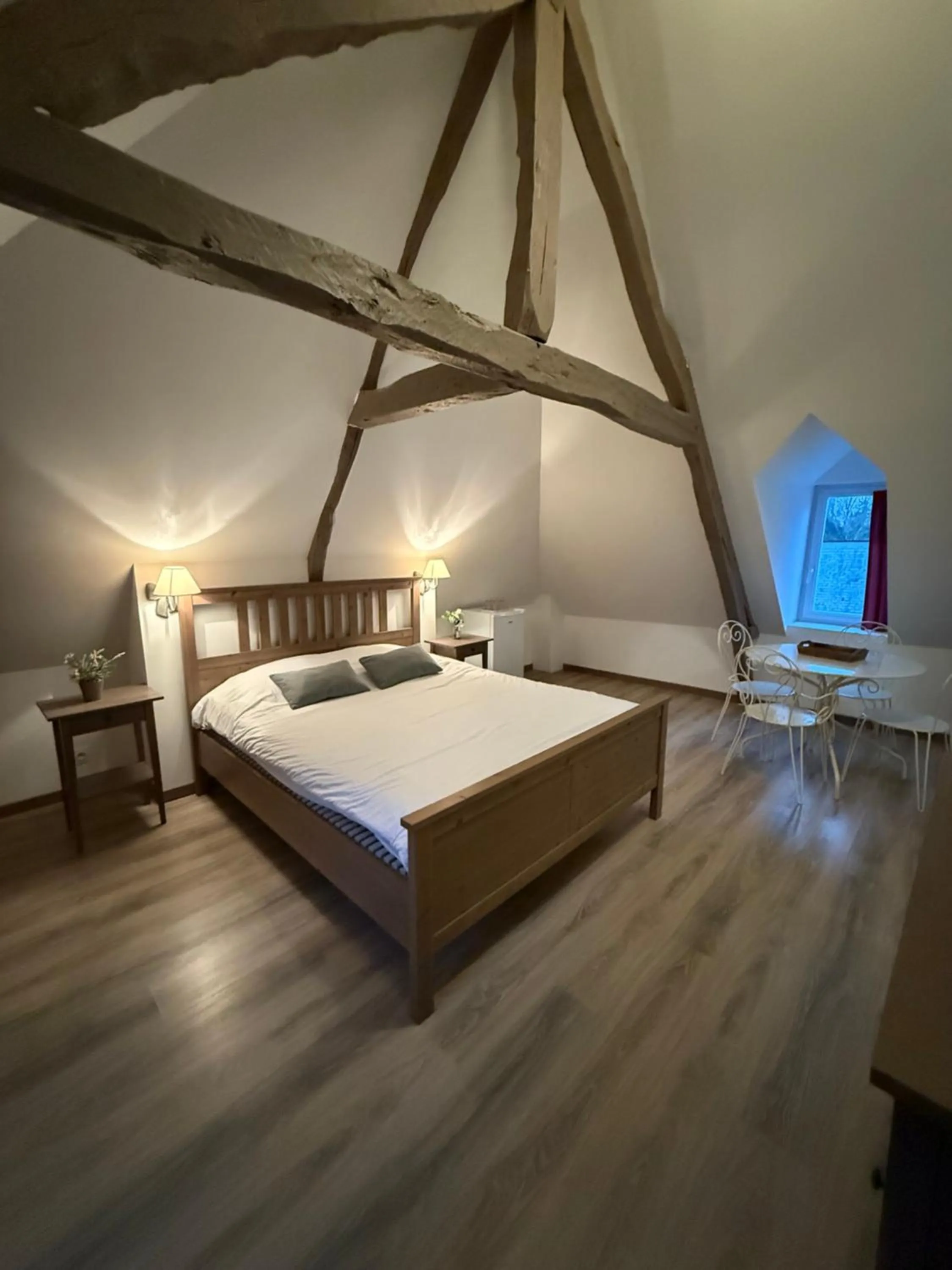 Property building, Bed in Le Château de Grèges