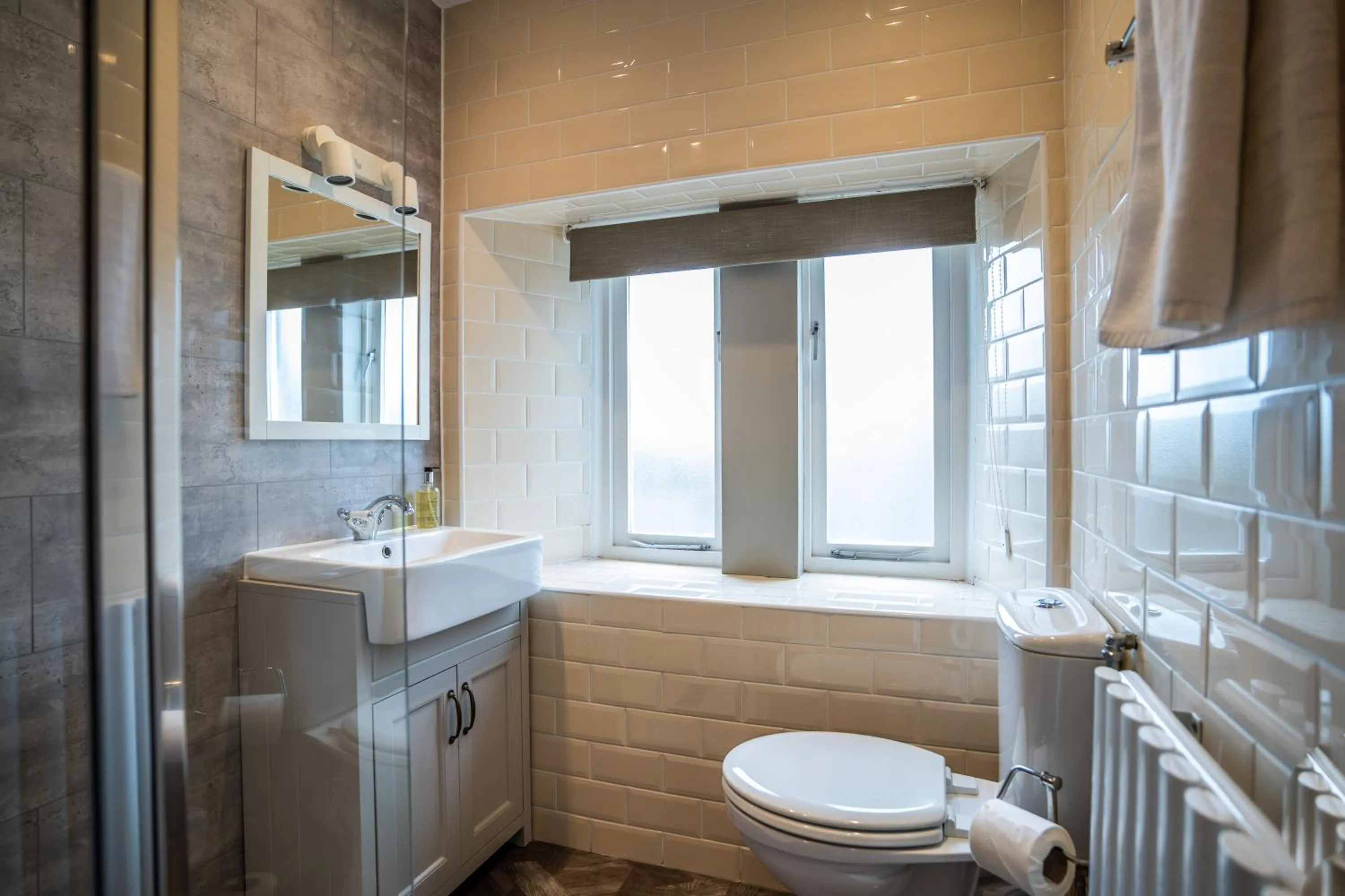 Shower in Black Horse Hotel