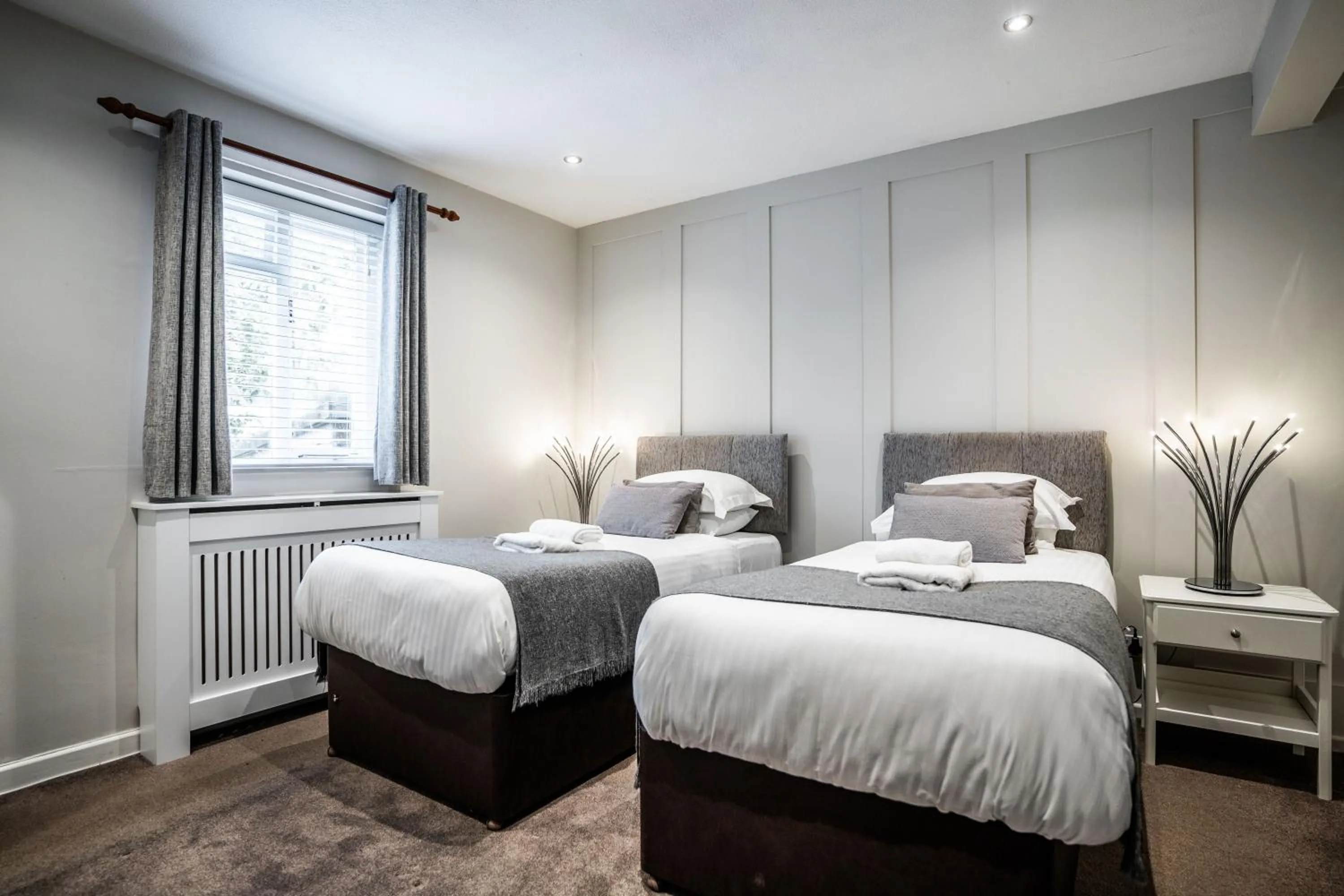 Bedroom, Bed in Black Horse Hotel