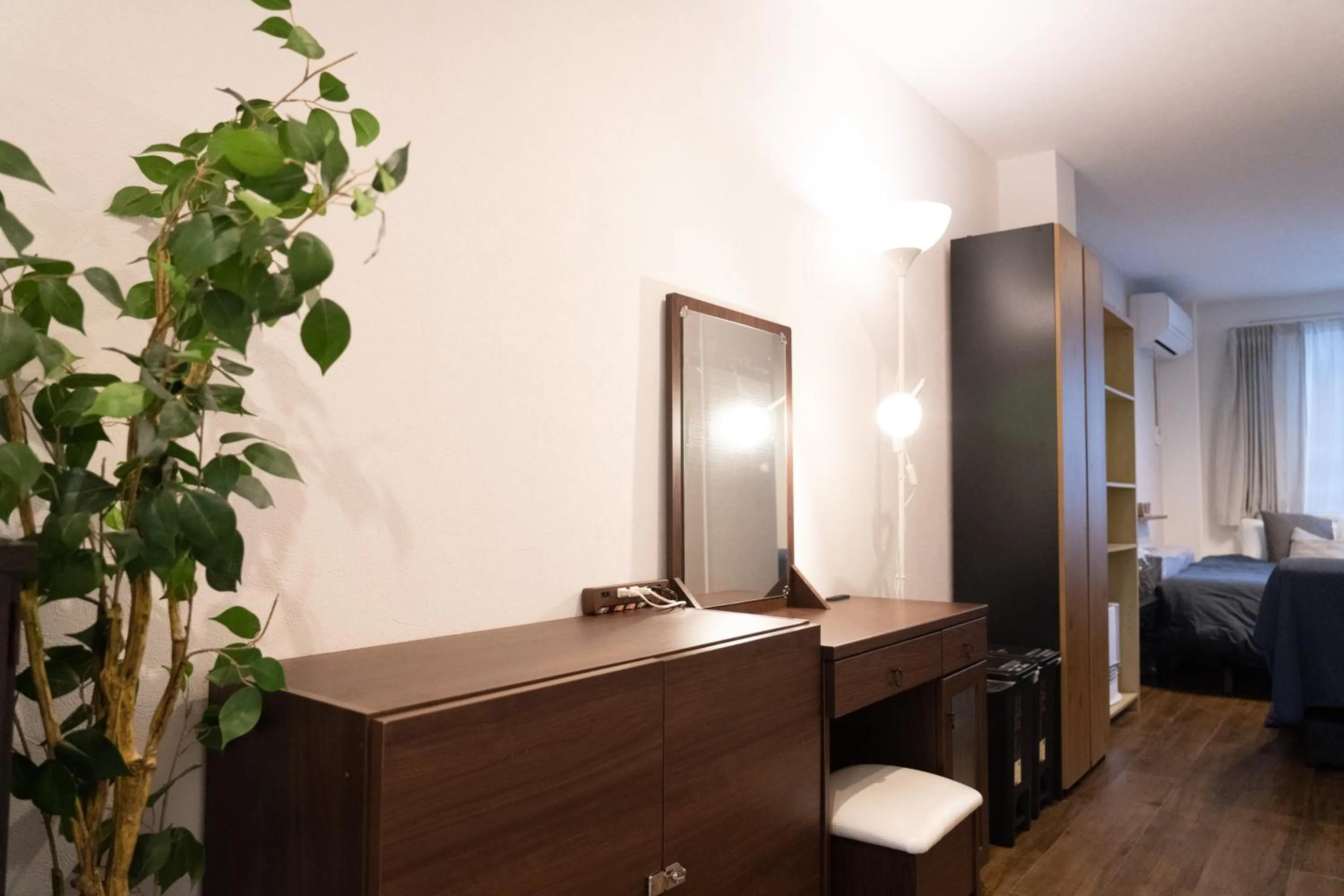 Bed in Higashi Shinagawa Apartment by Tranova