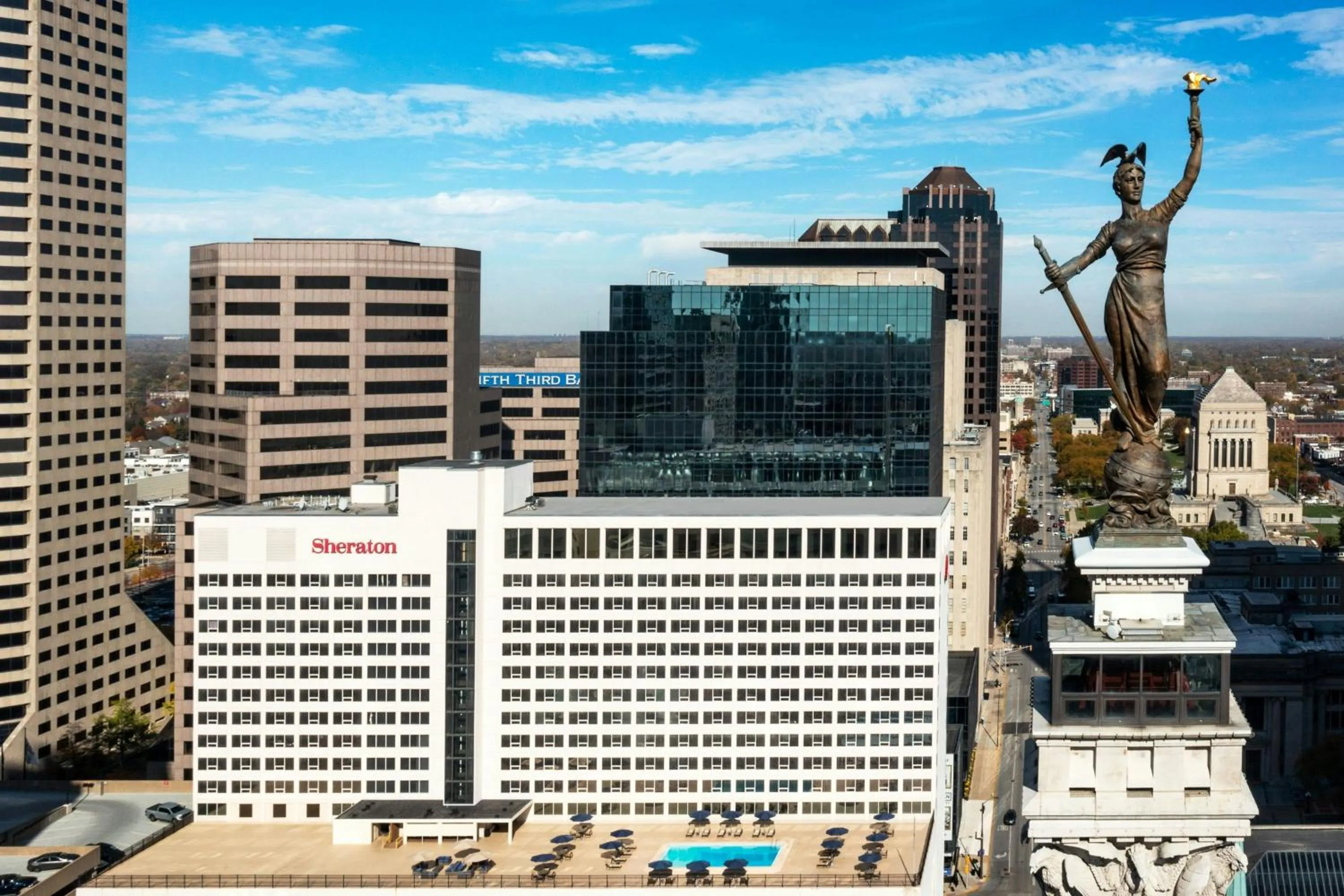 Property building in Sheraton Indianapolis City Centre Hotel