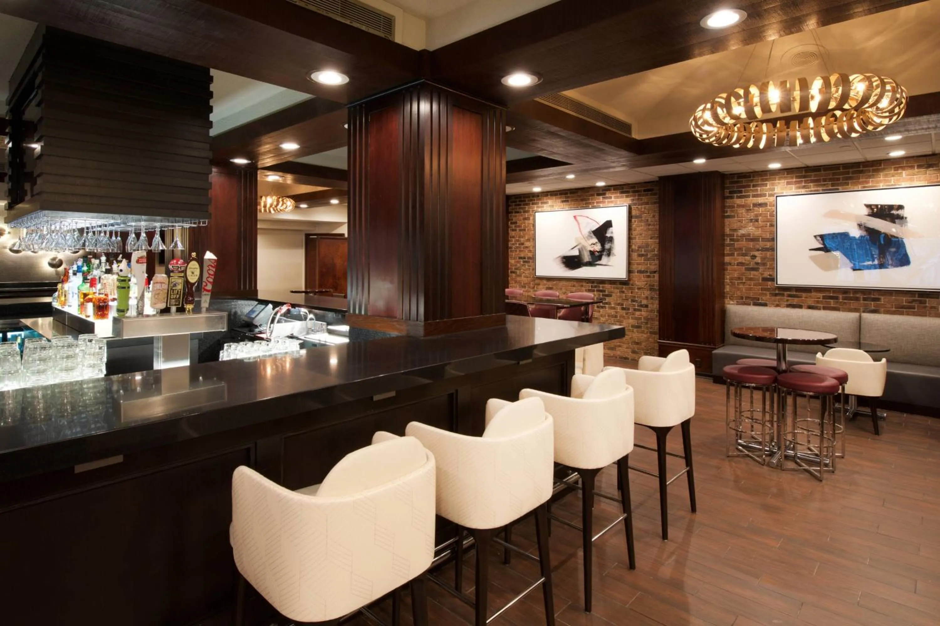 Lounge or bar in Sheraton Indianapolis City Centre Hotel