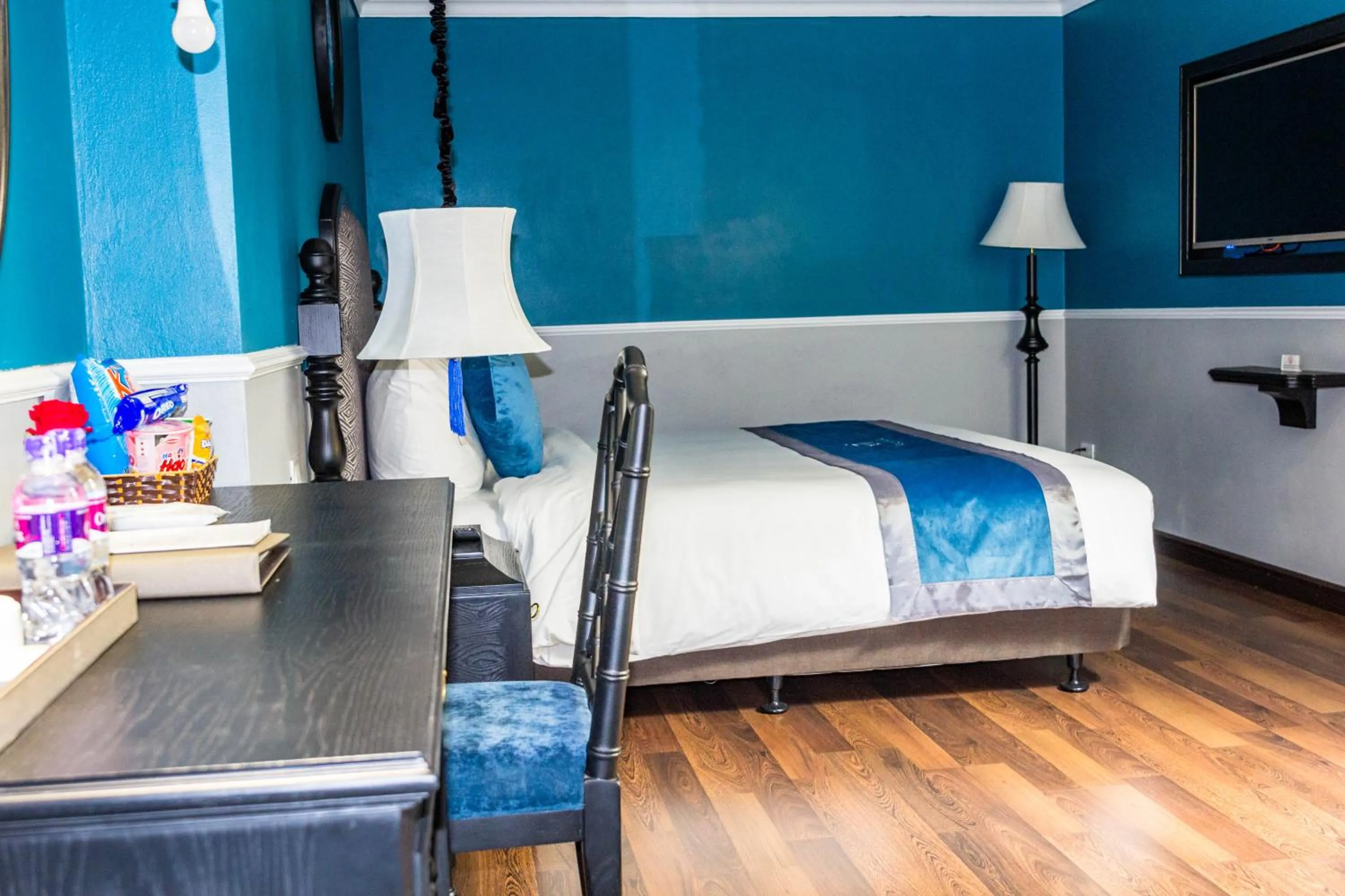 Bed in Michi's hotel laocai