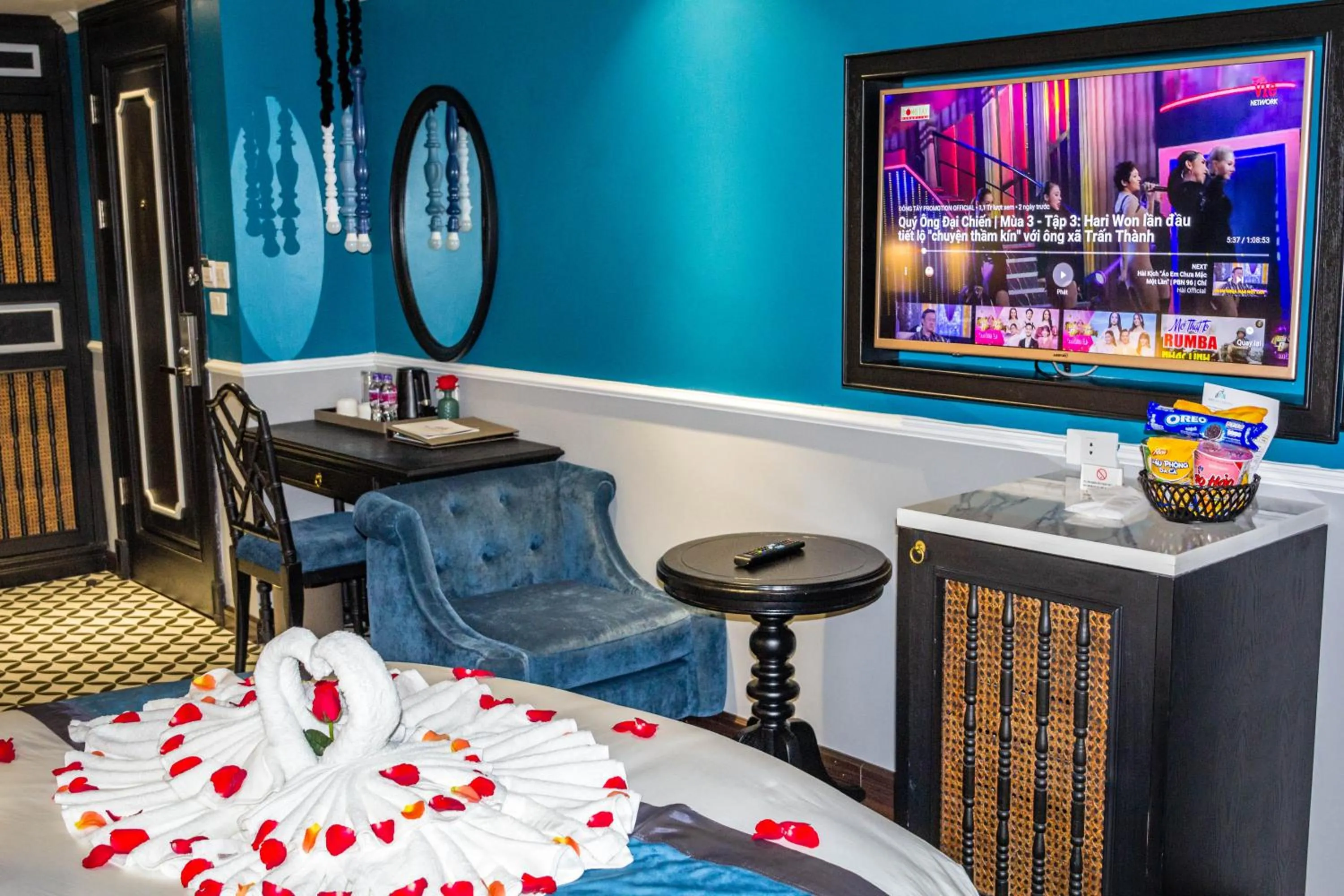 Bed in Michi's hotel laocai