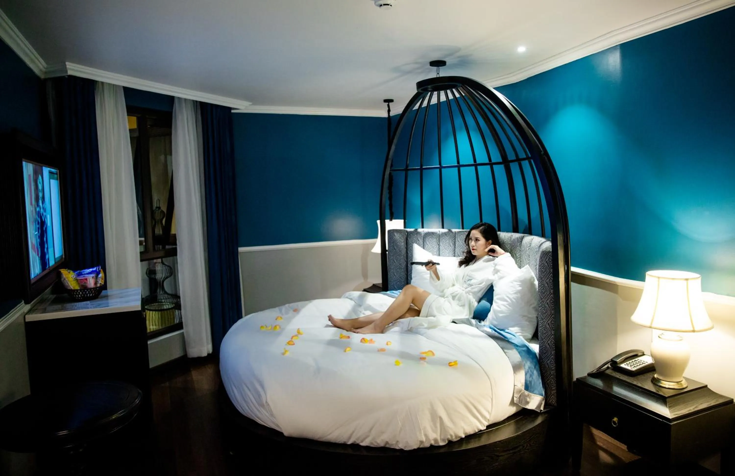 Bed in Michi's hotel laocai