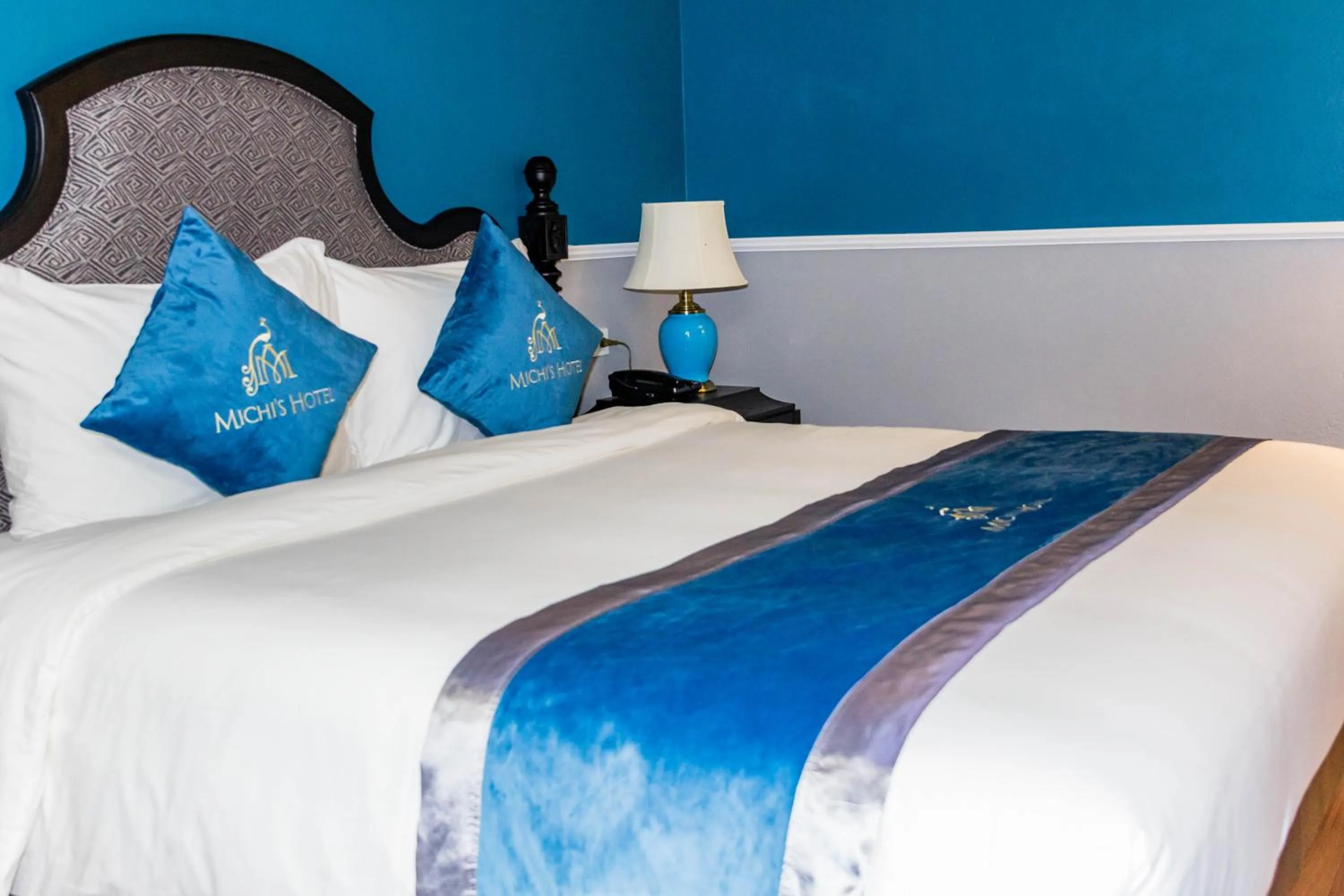 Bed in Michi's hotel laocai