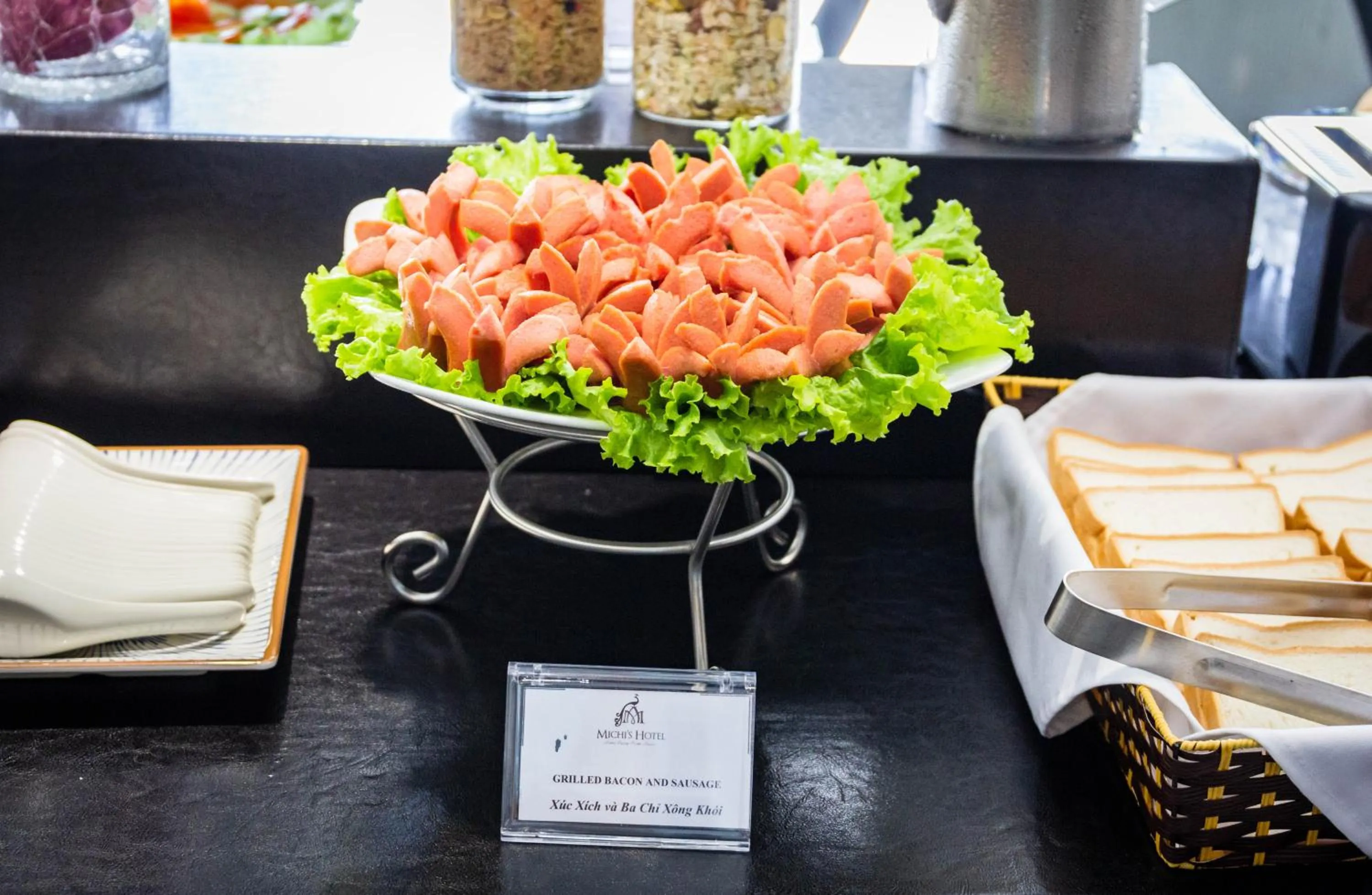 Breakfast in Michi's hotel laocai