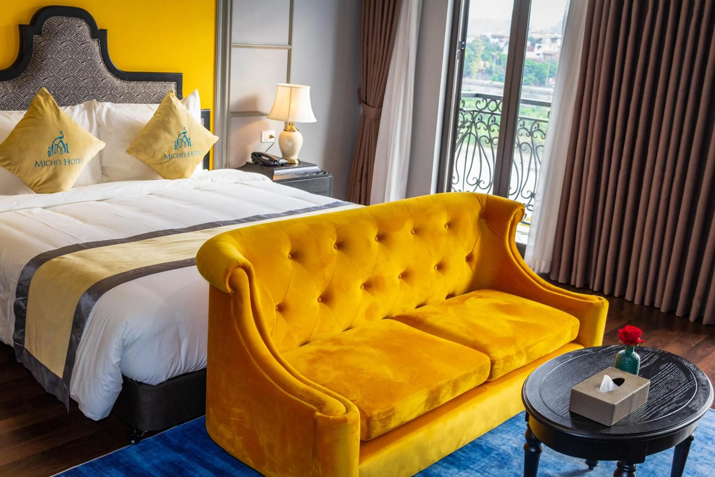 Bed in Michi's hotel laocai