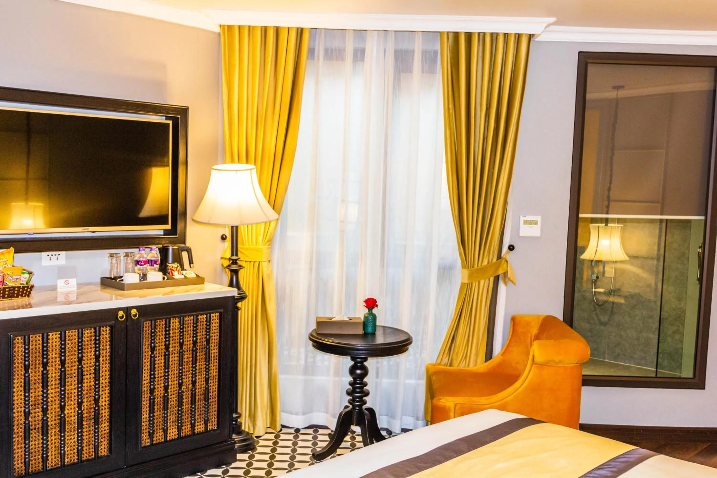 Bed in Michi's hotel laocai