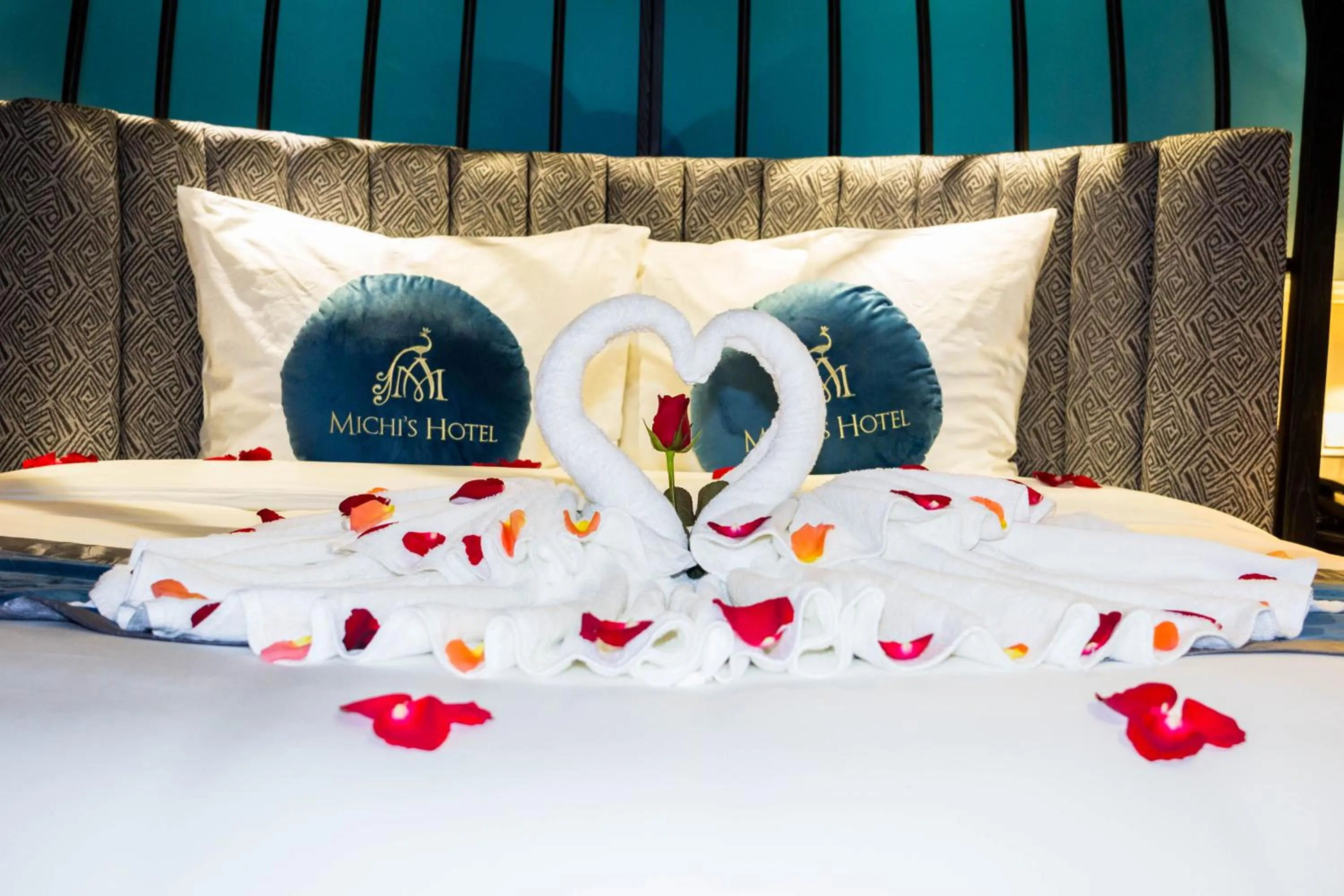 Bed in Michi's hotel laocai