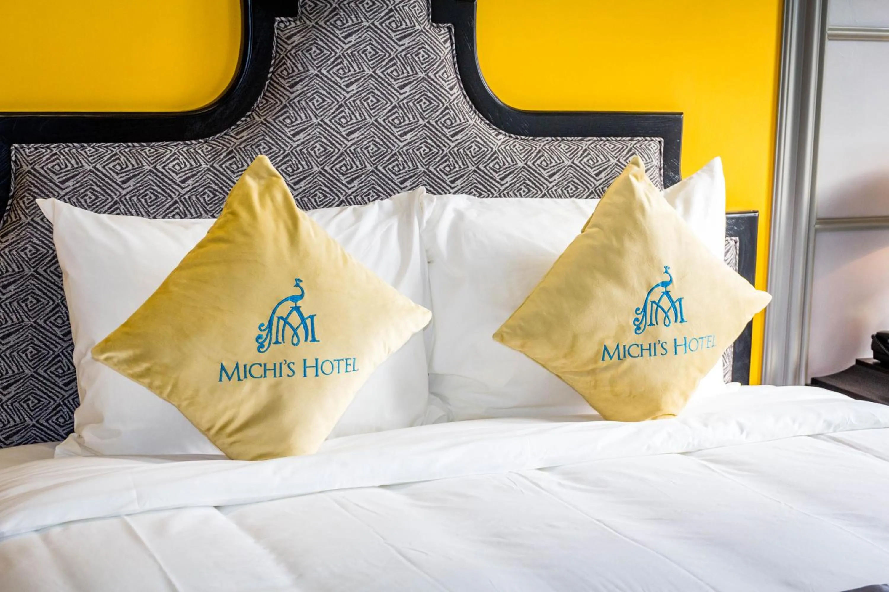 Bed in Michi's hotel laocai