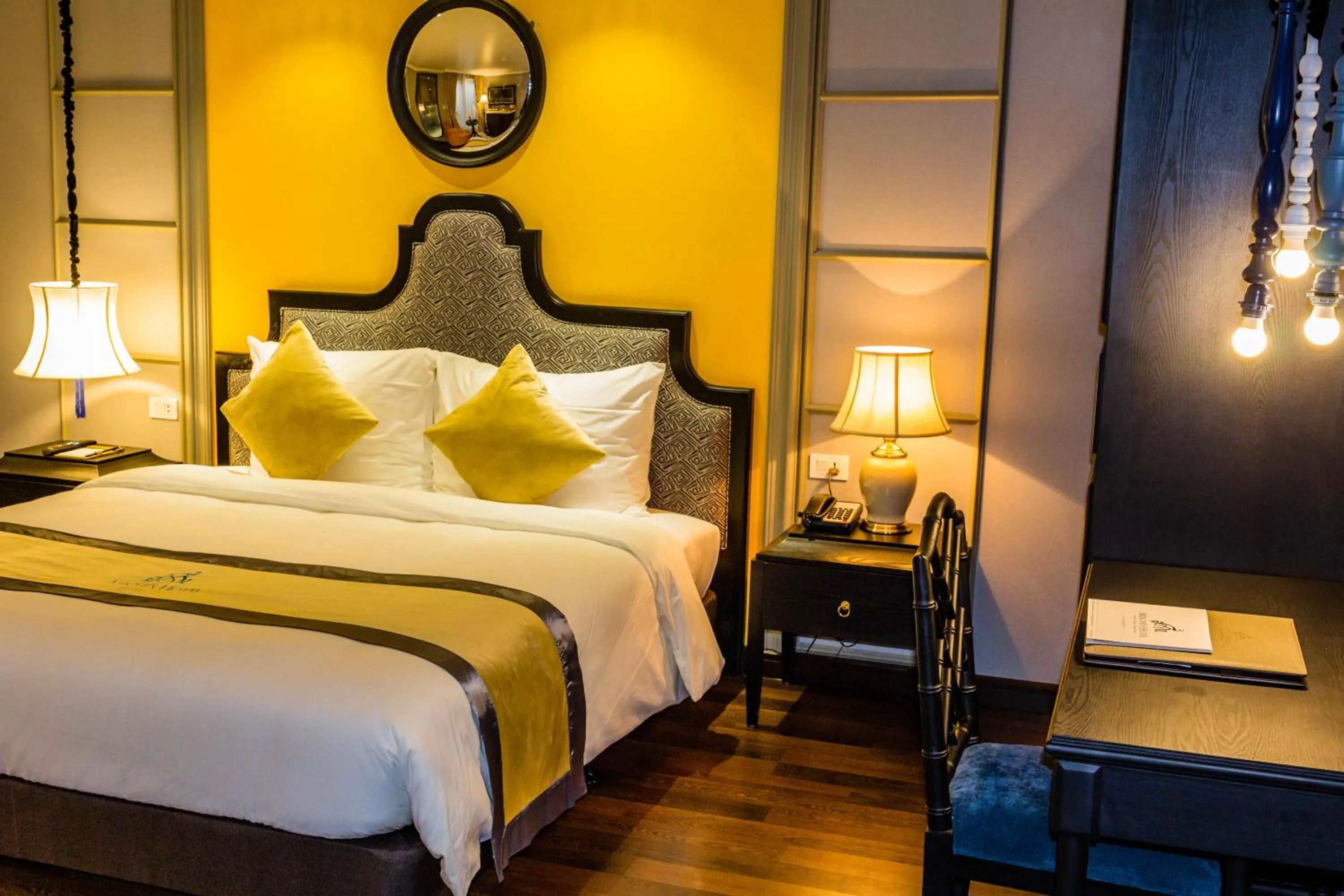 Bed in Michi's hotel laocai