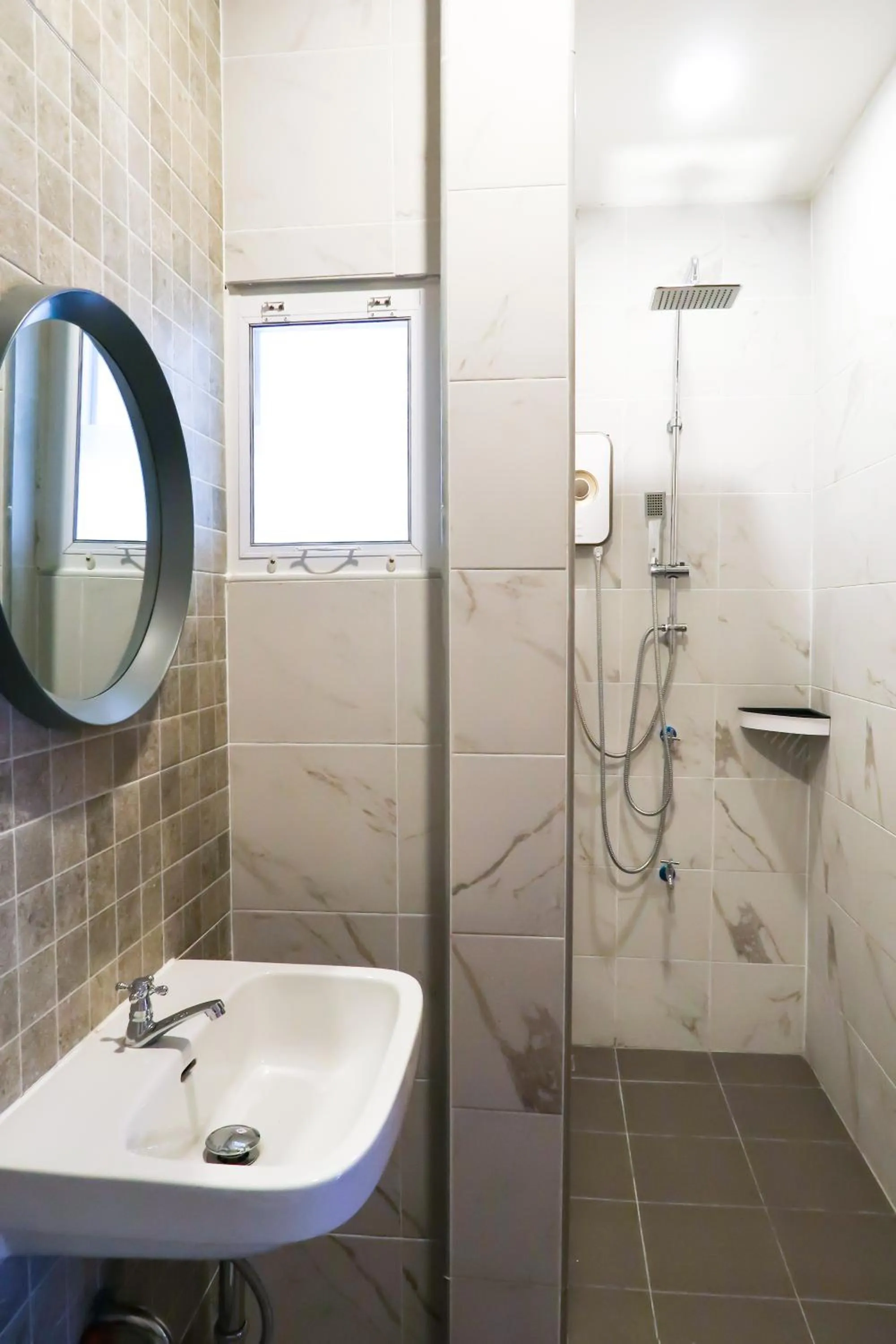 Shower in Home de Bear