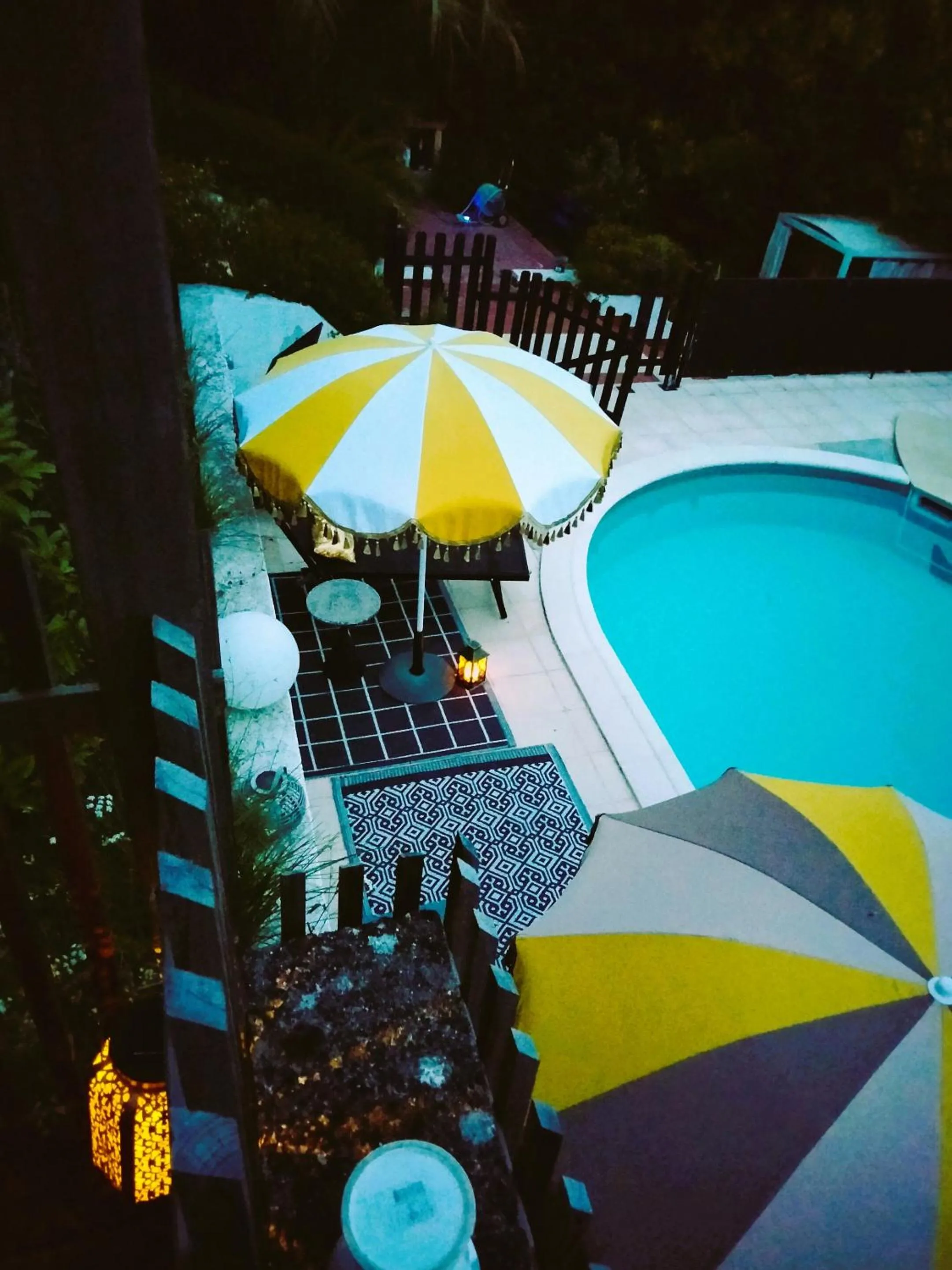 Pool view in Quand la ville dort