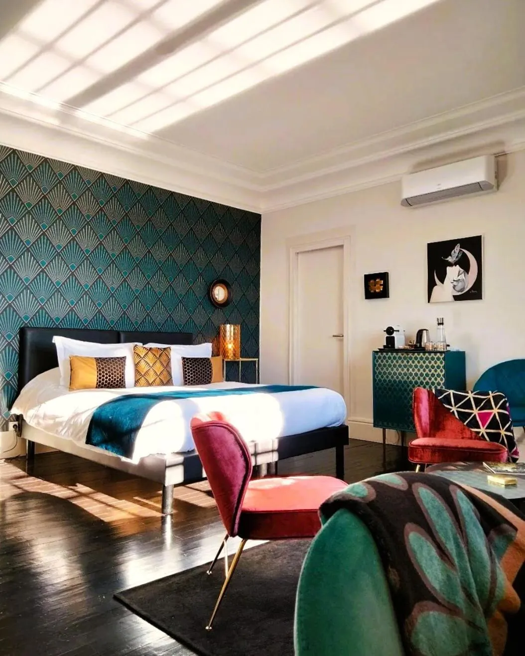 Bedroom, Bed in Quand la ville dort