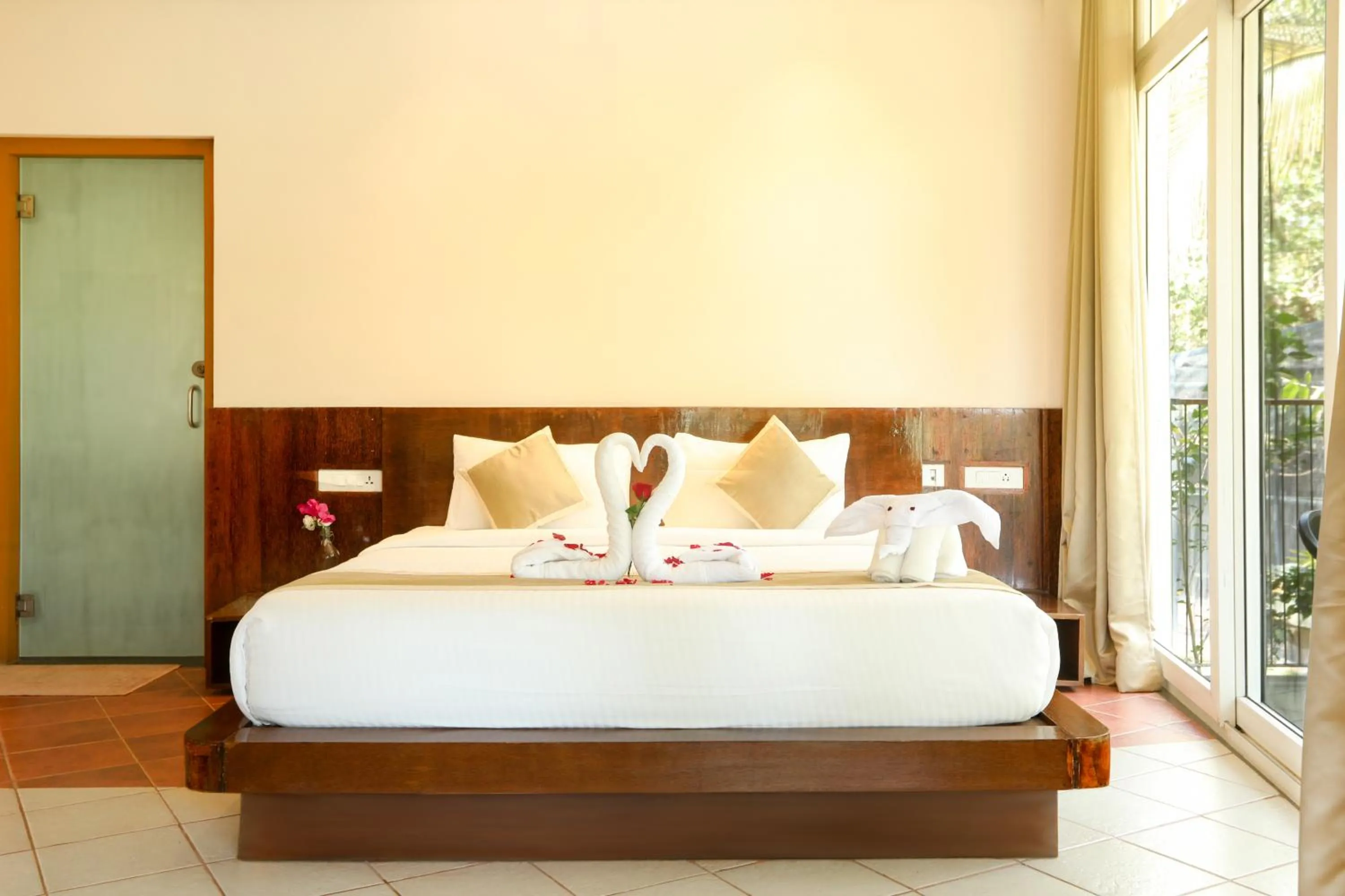 Photo of the whole room, Bed in Kuruva Island Resort And Spa - By KABINI BREEZE