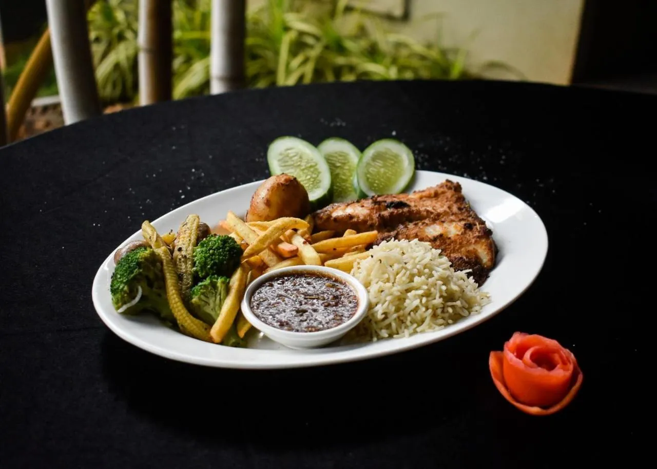 Food and drinks in Kuruva Island Resort And Spa - By KABINI BREEZE