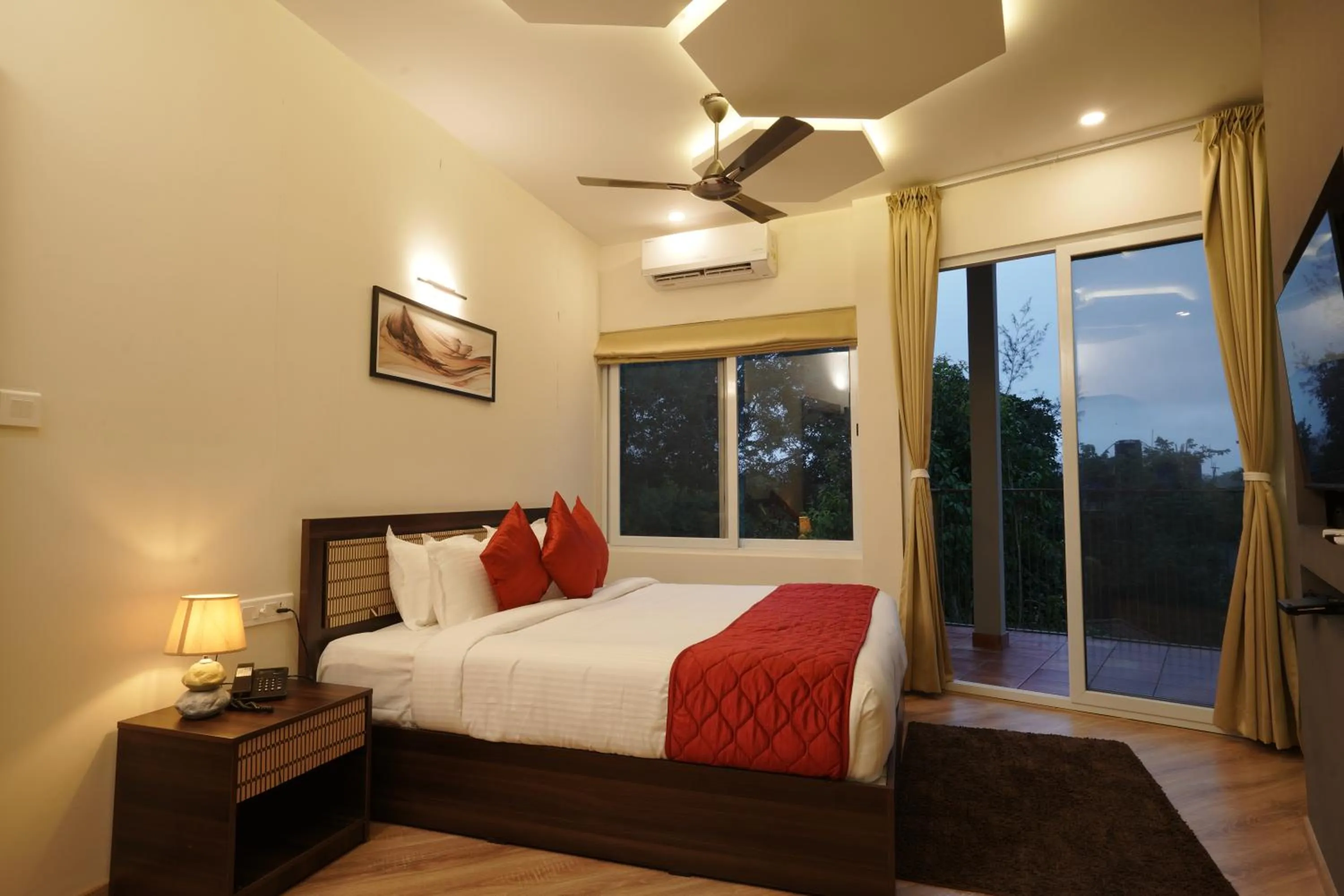 Bedroom, Bed in Kuruva Island Resort And Spa - By KABINI BREEZE
