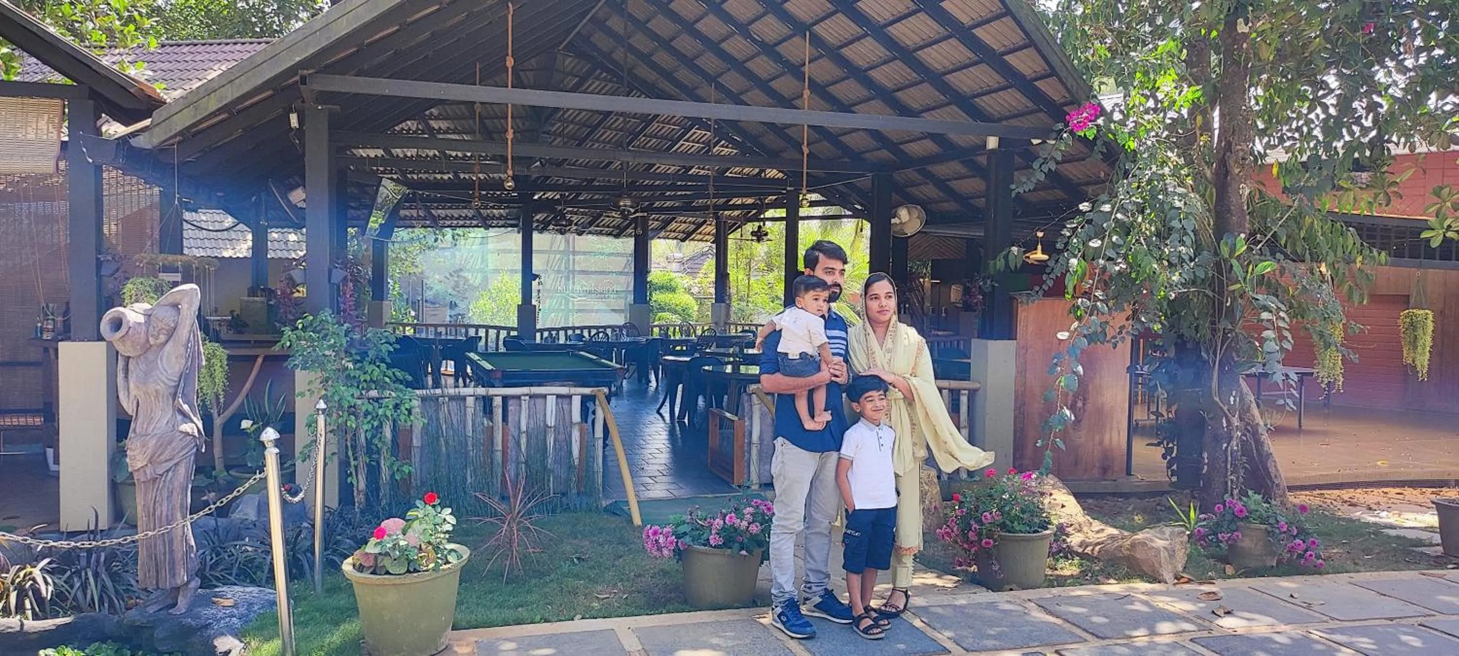 Restaurant/places to eat in Kuruva Island Resort And Spa - By KABINI BREEZE