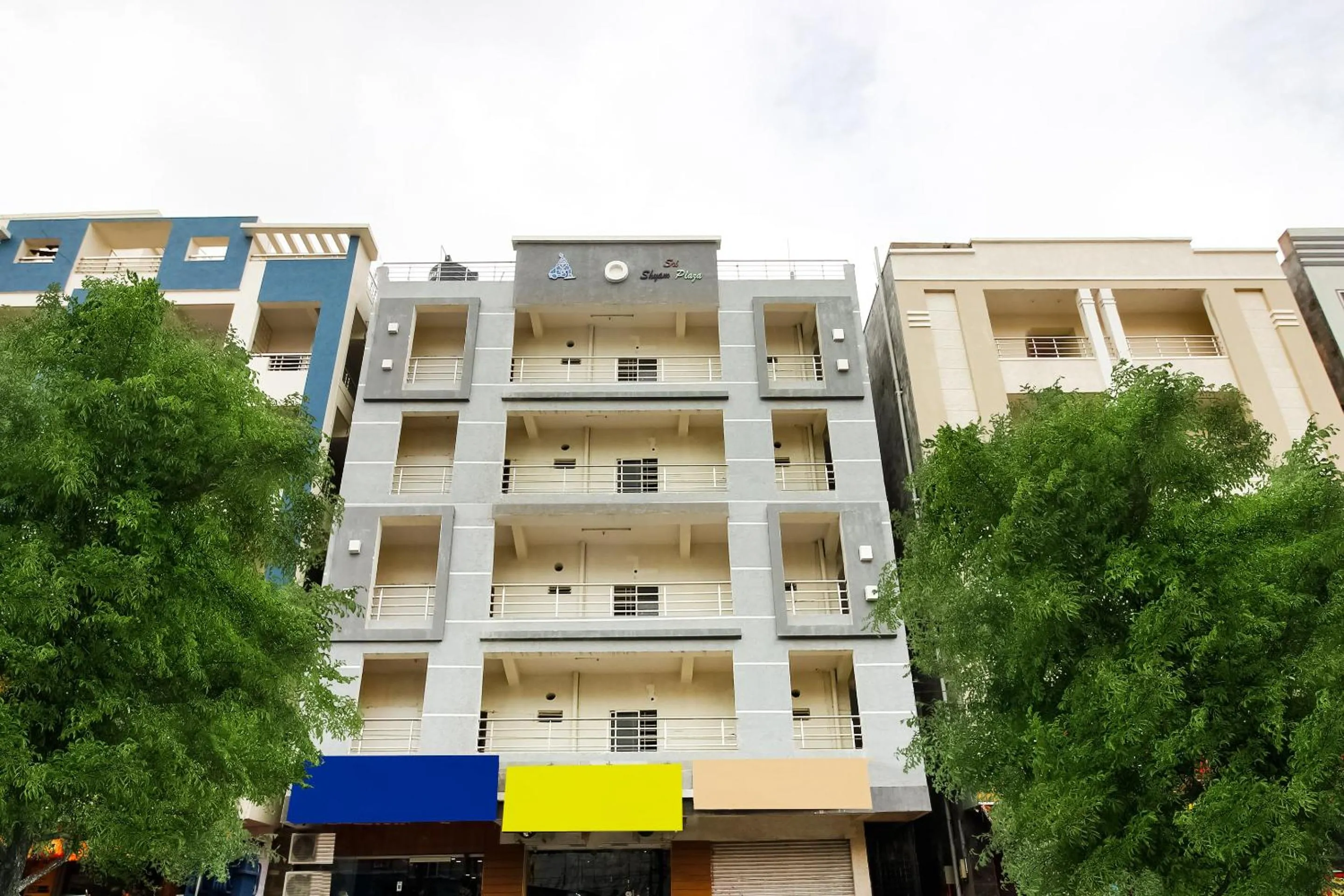 Facade/entrance in Hotel O Banyan Tree