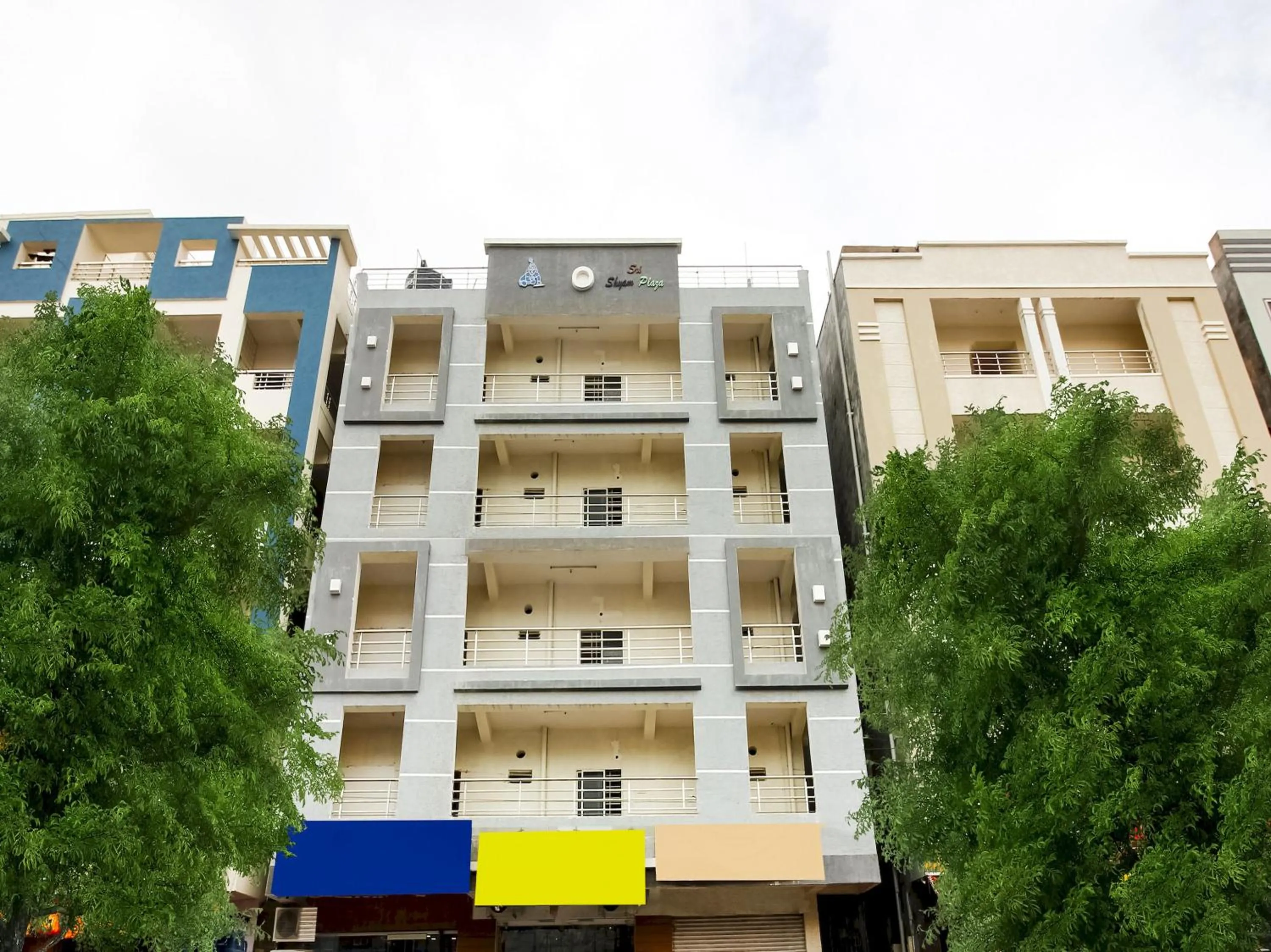 Facade/entrance in Hotel O Banyan Tree