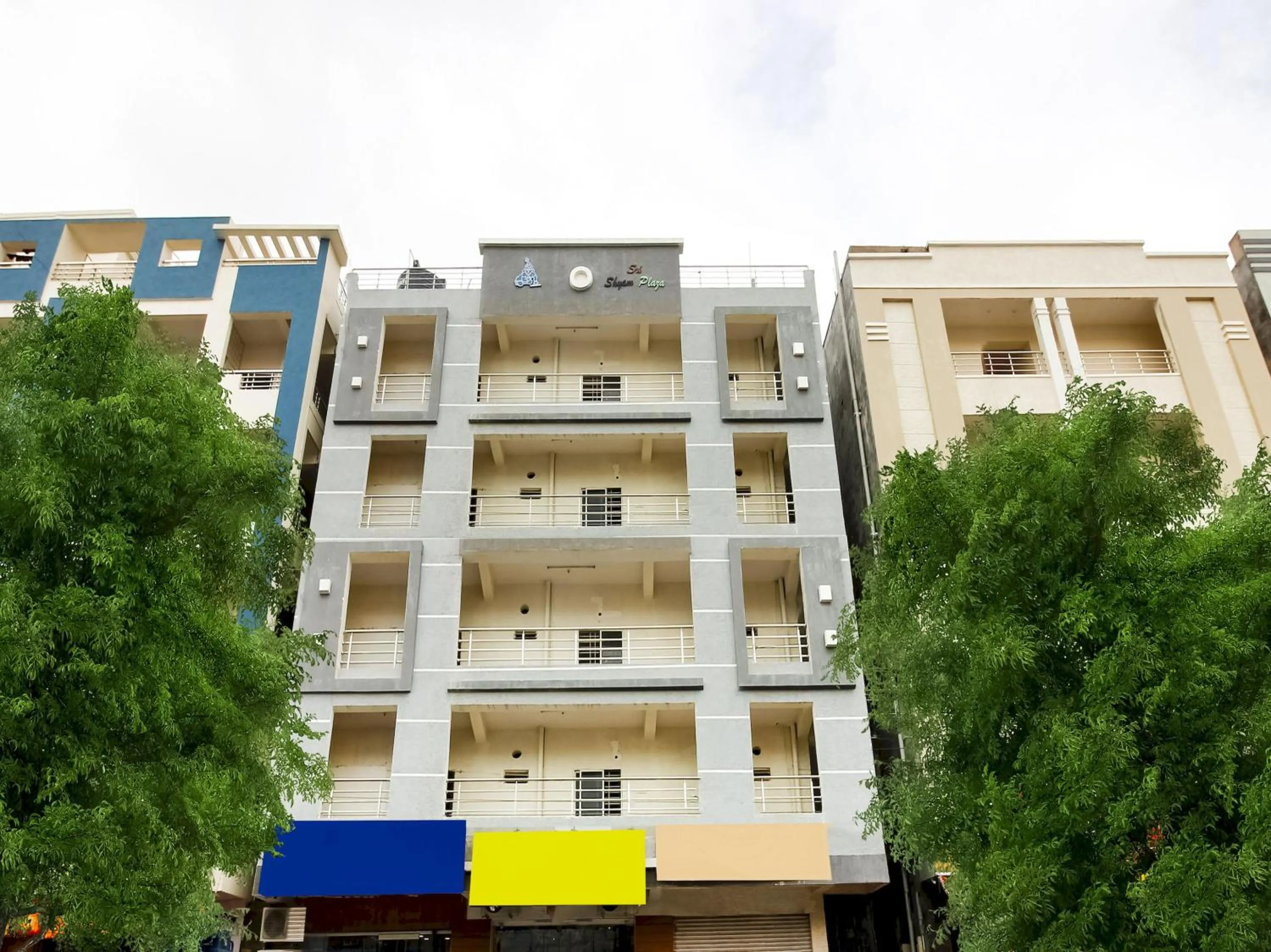 Facade/entrance in Hotel O Banyan Tree