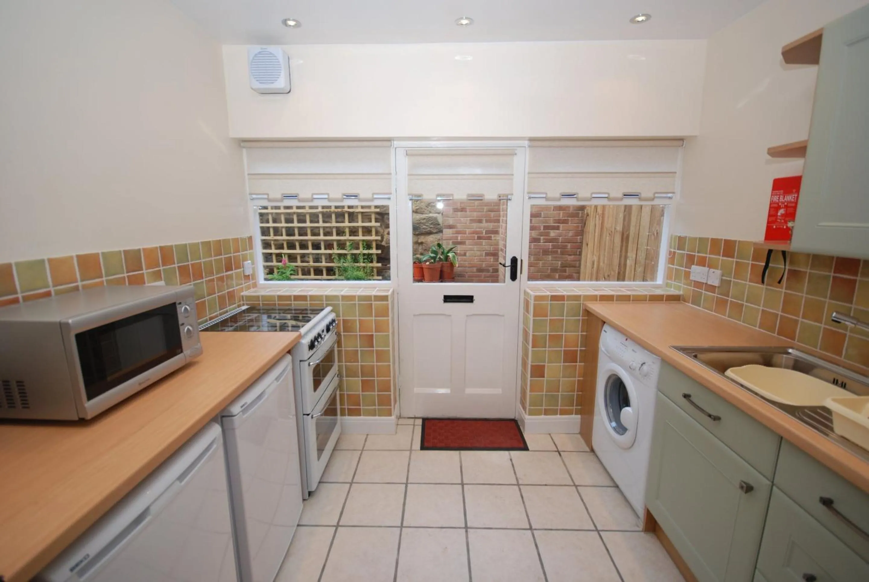 Dining area in Saltburn Holidays Bluebell Cottage