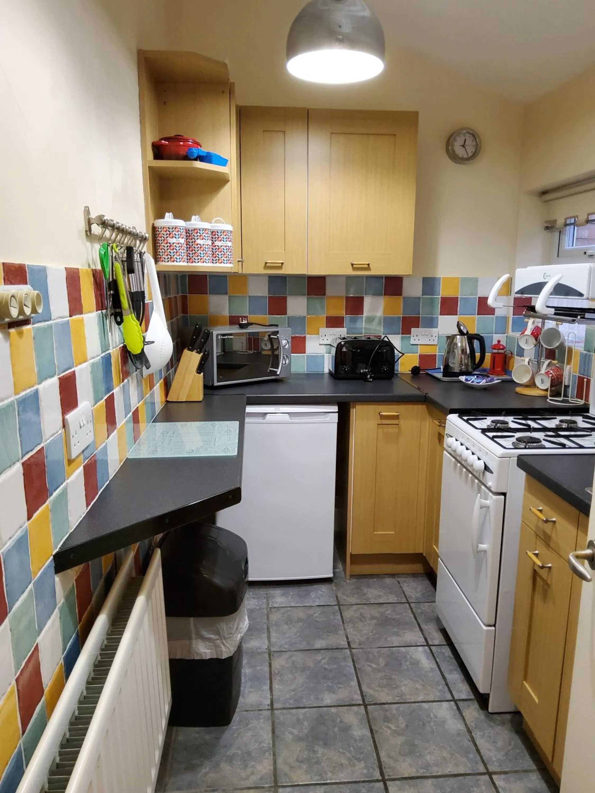 Kitchen or kitchenette in Saltburn Holidays Primrose Cottage