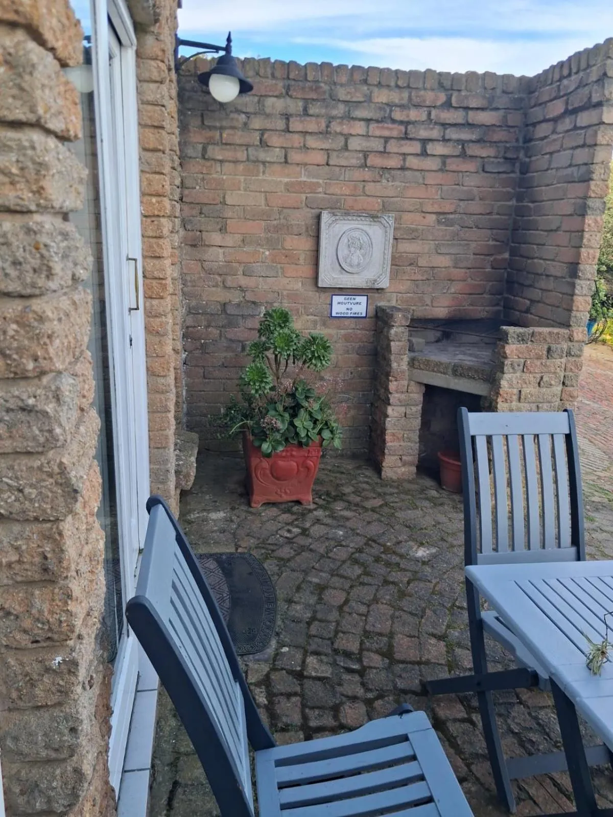 Patio in Amzee Bokmakierie Guest House