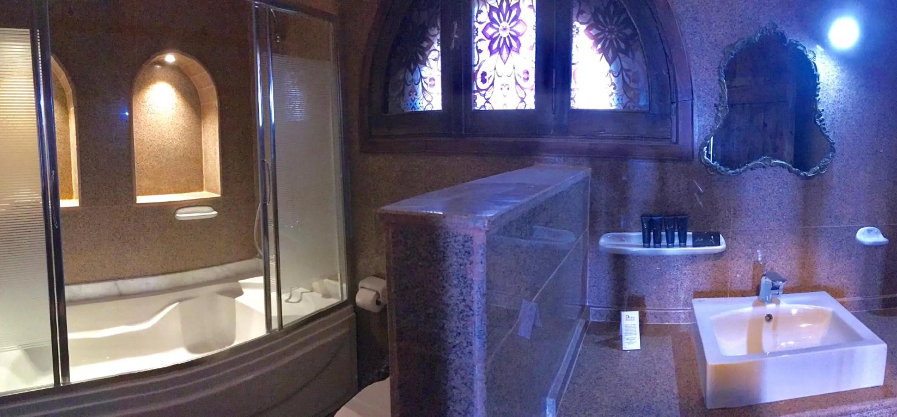 Bathroom in Djorff Palace