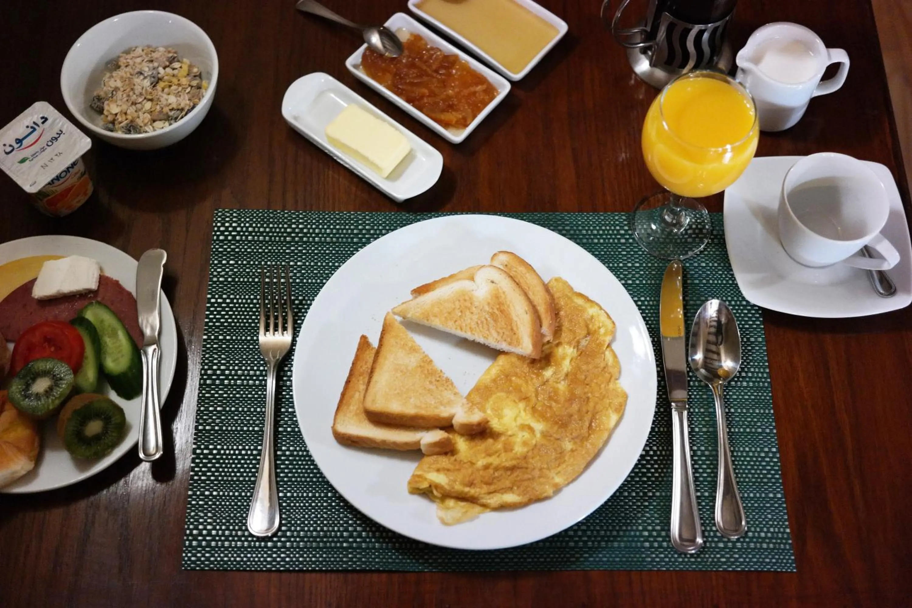 Food in Djorff Palace